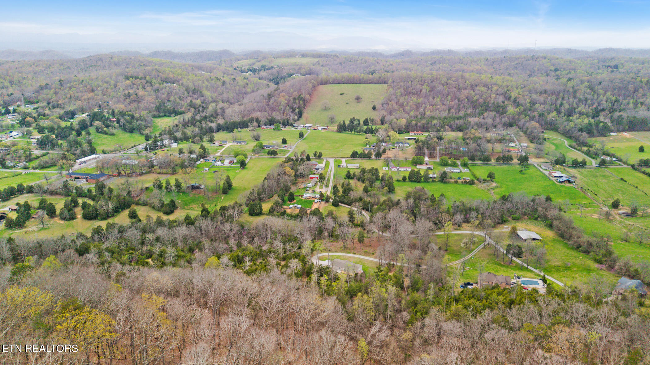150 E Raccoon Valley Drive Heiskell TN 37754