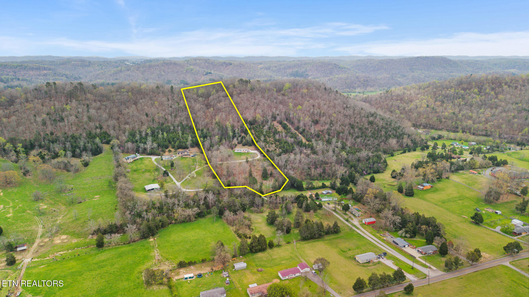 150 E Raccoon Valley Drive Heiskell TN 37754