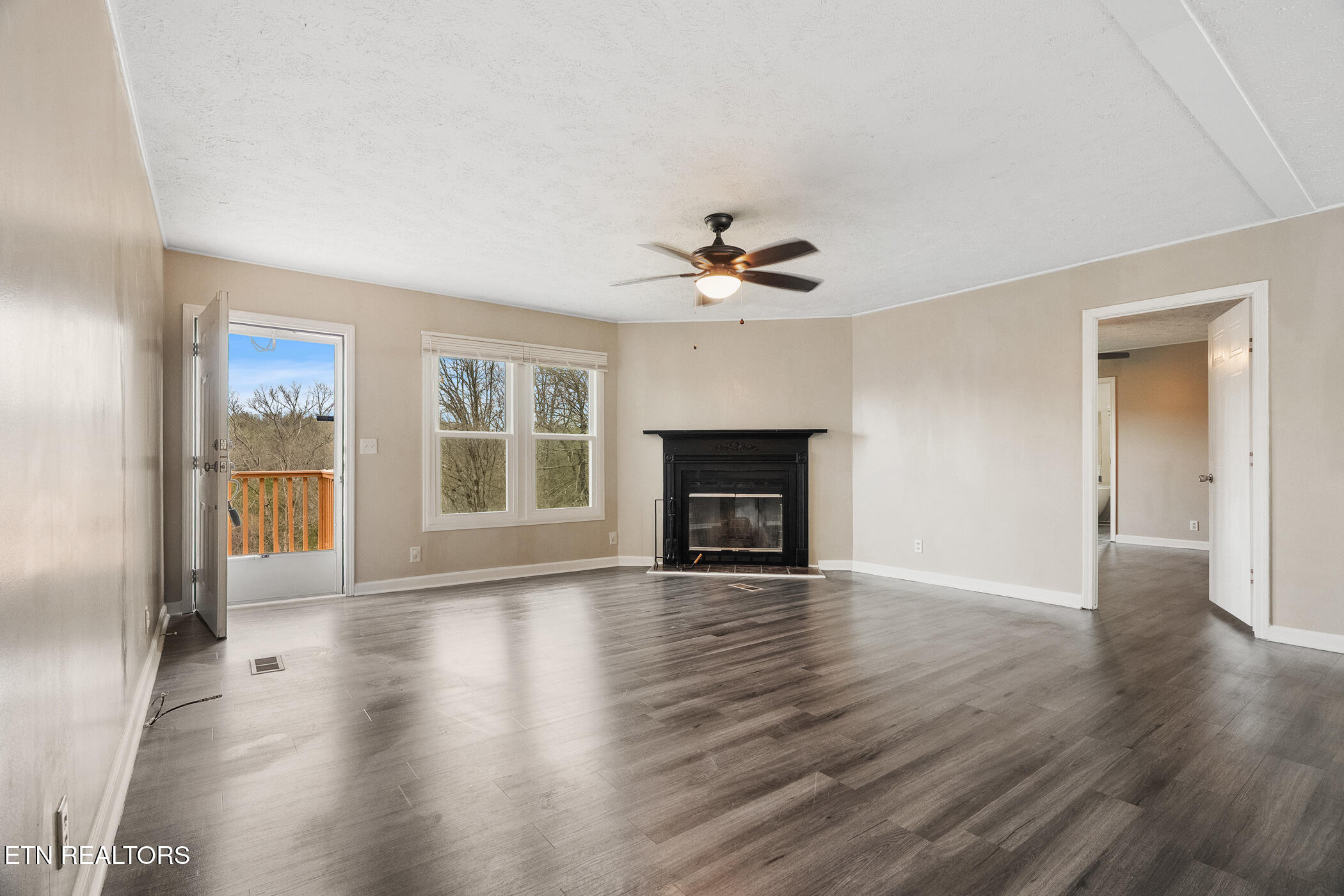 150 E Raccoon Valley Drive Heiskell TN 37754