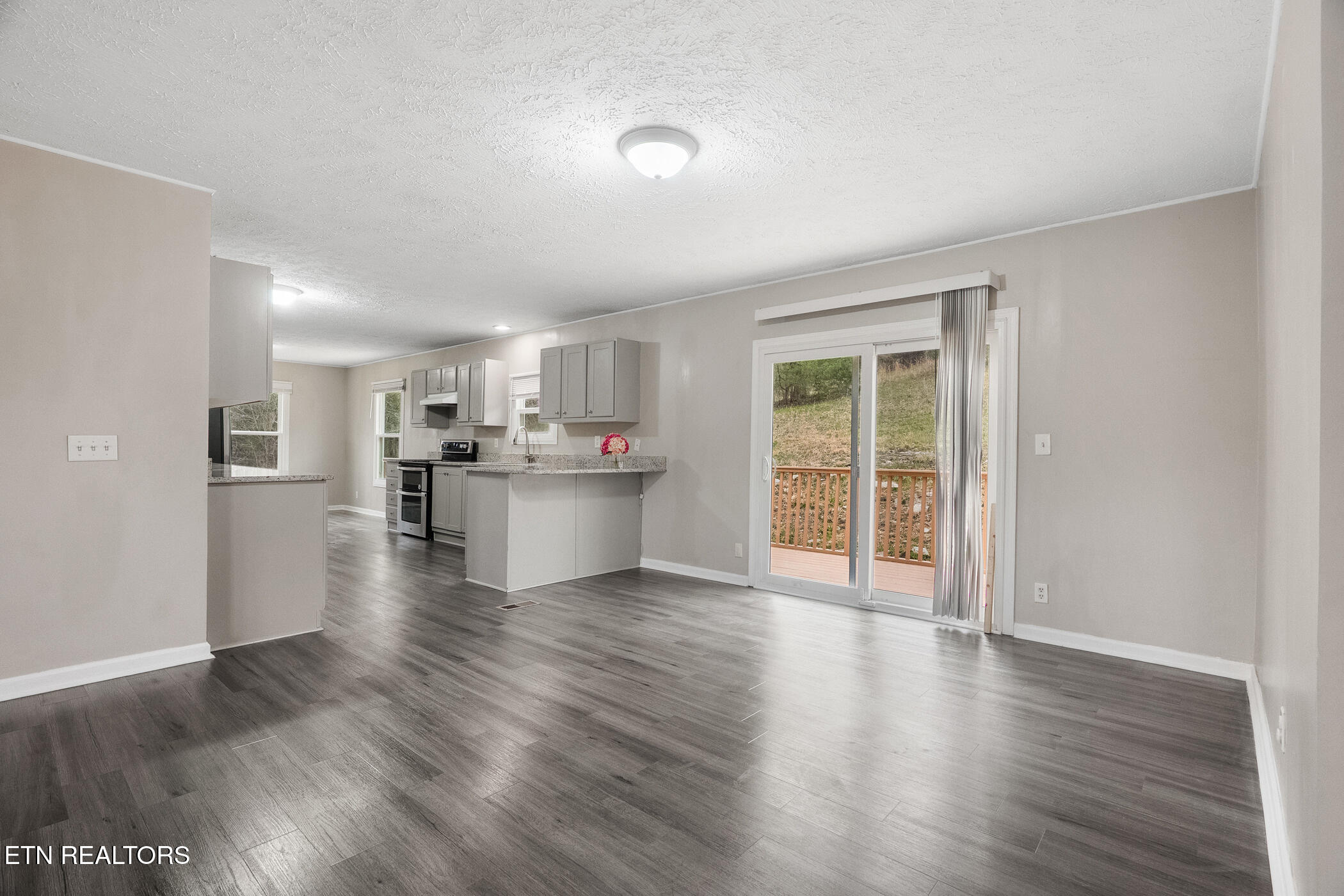 150 E Raccoon Valley Drive Heiskell TN 37754