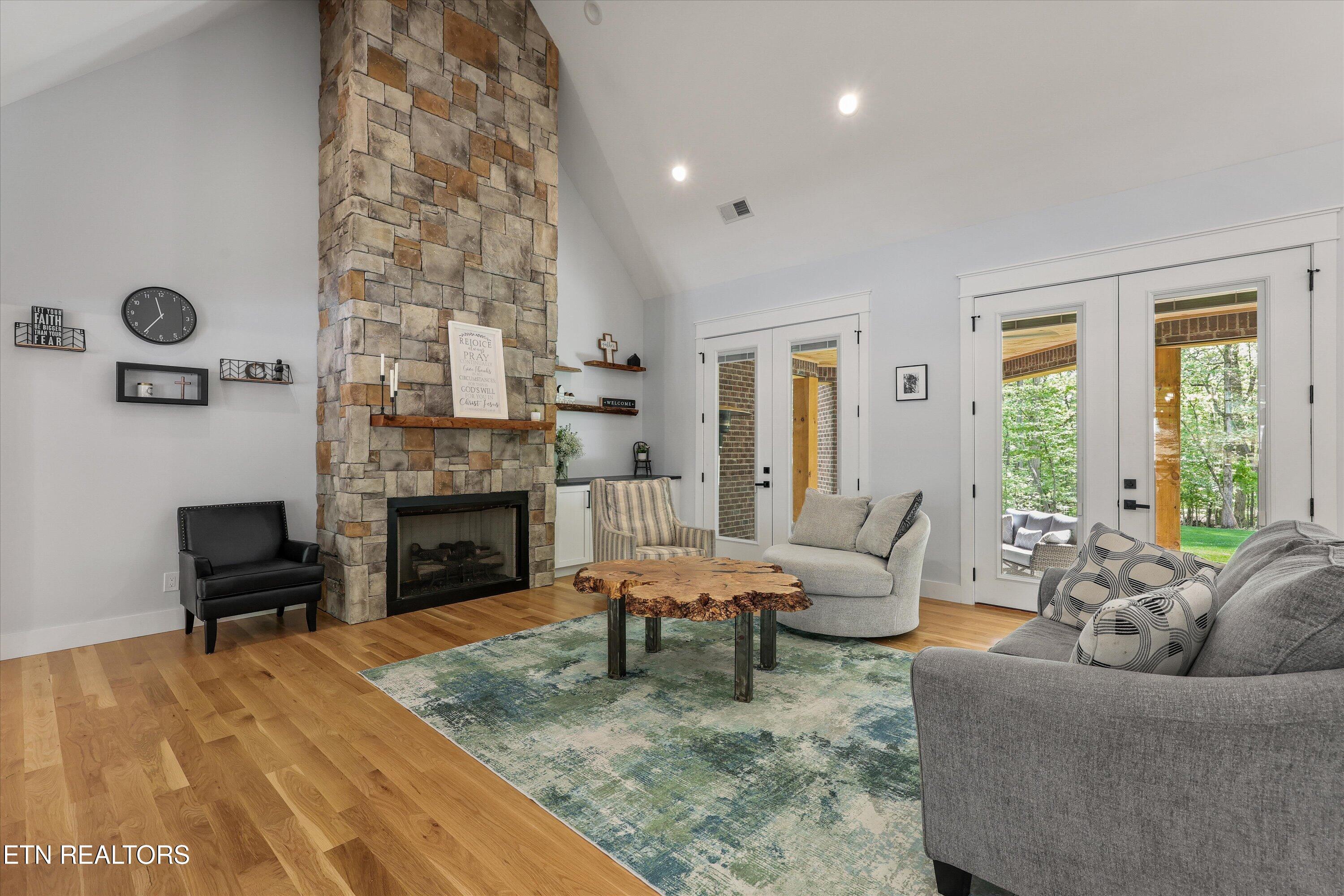109 Lake Harbor Drive Lenoir City TN 37772