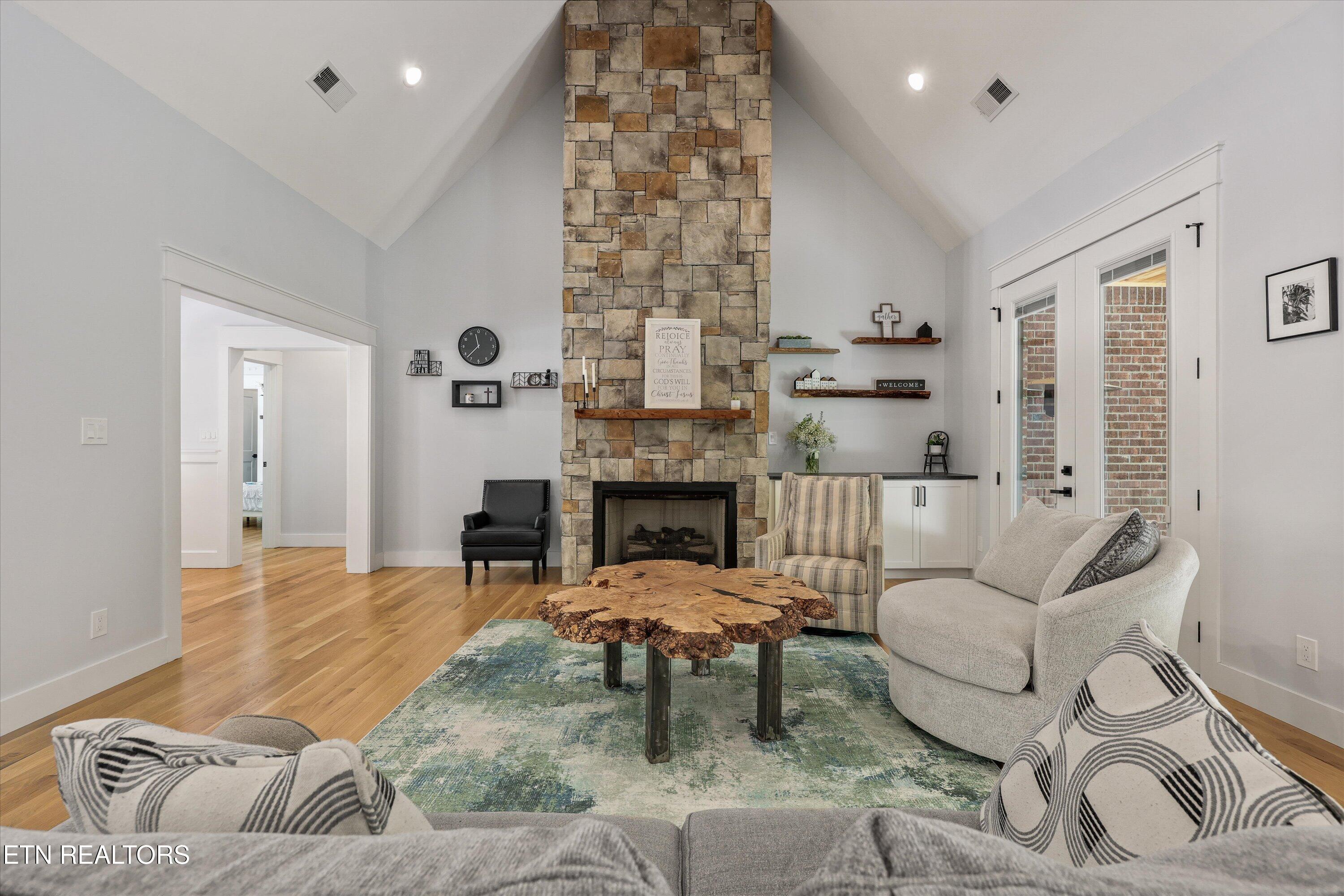 109 Lake Harbor Drive Lenoir City TN 37772