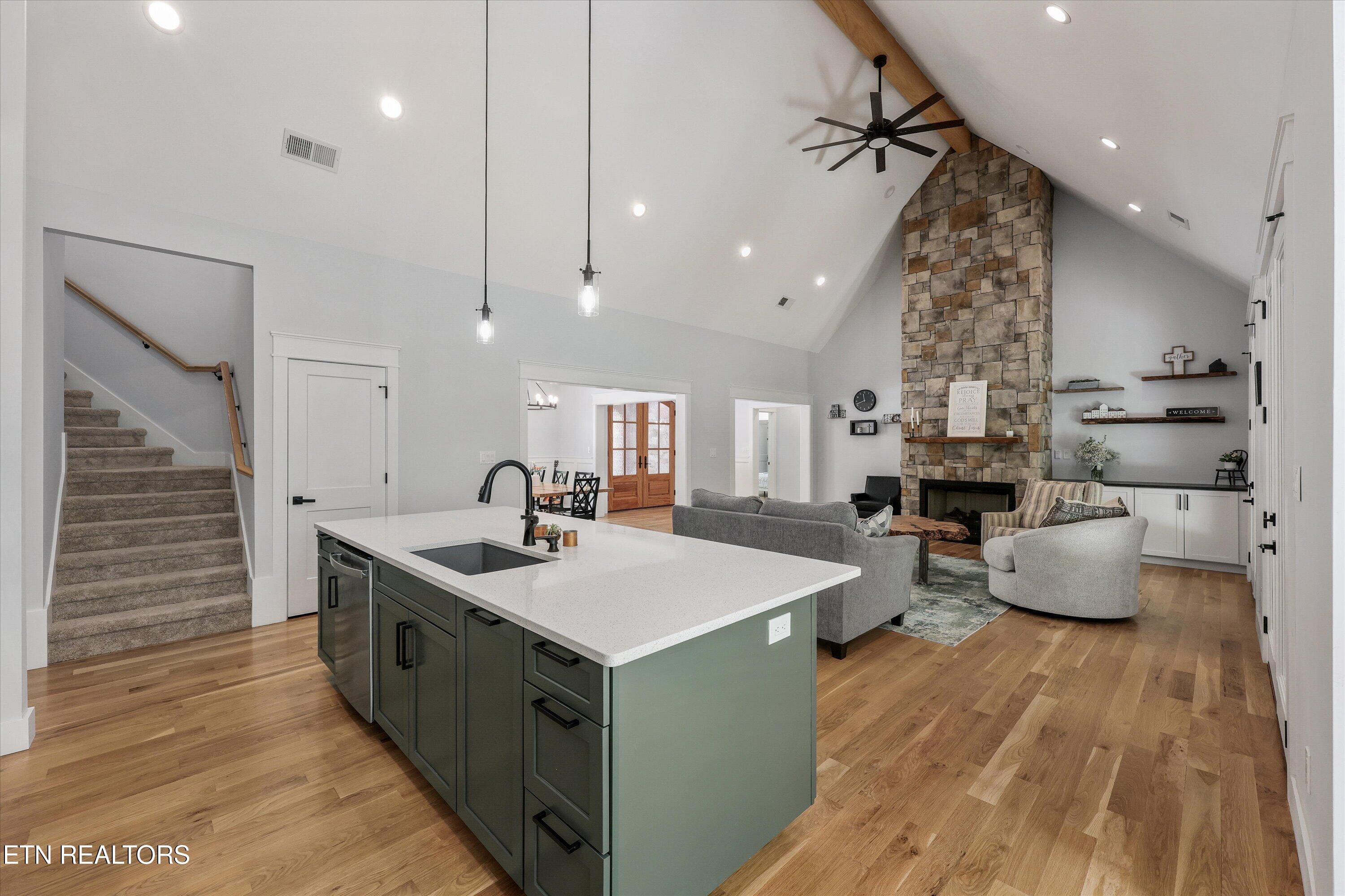 109 Lake Harbor Drive Lenoir City TN 37772