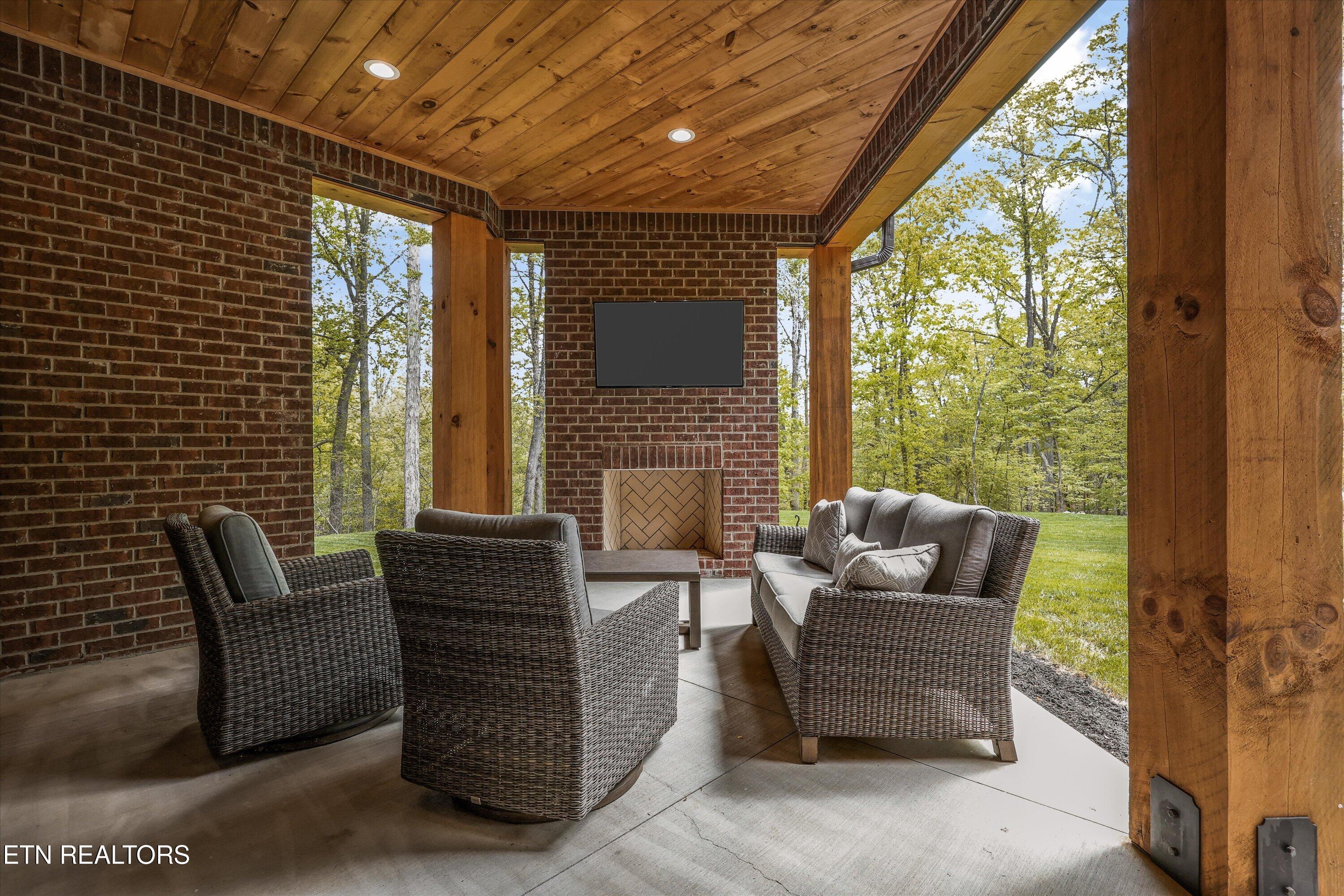 109 Lake Harbor Drive Lenoir City TN 37772