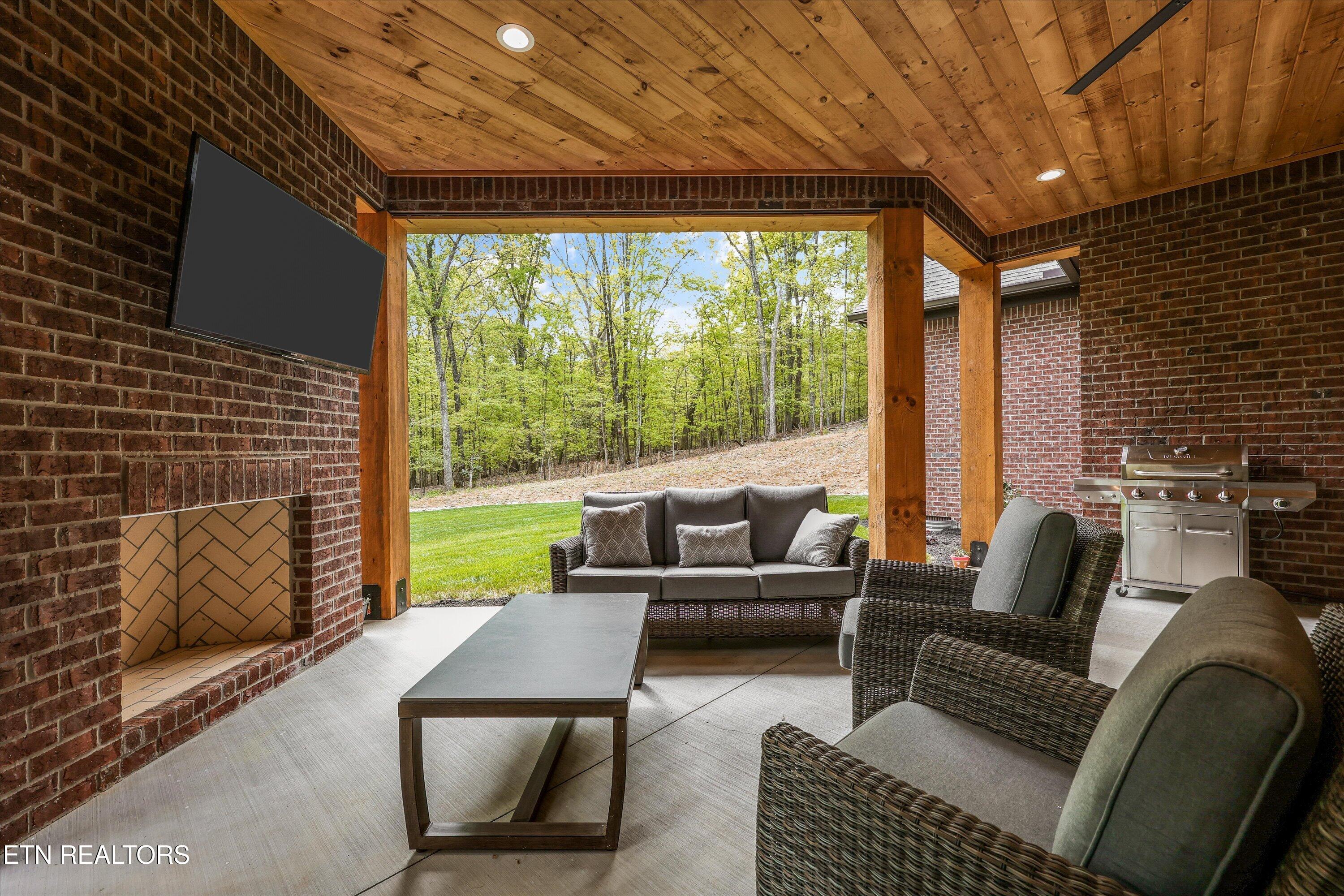 109 Lake Harbor Drive Lenoir City TN 37772
