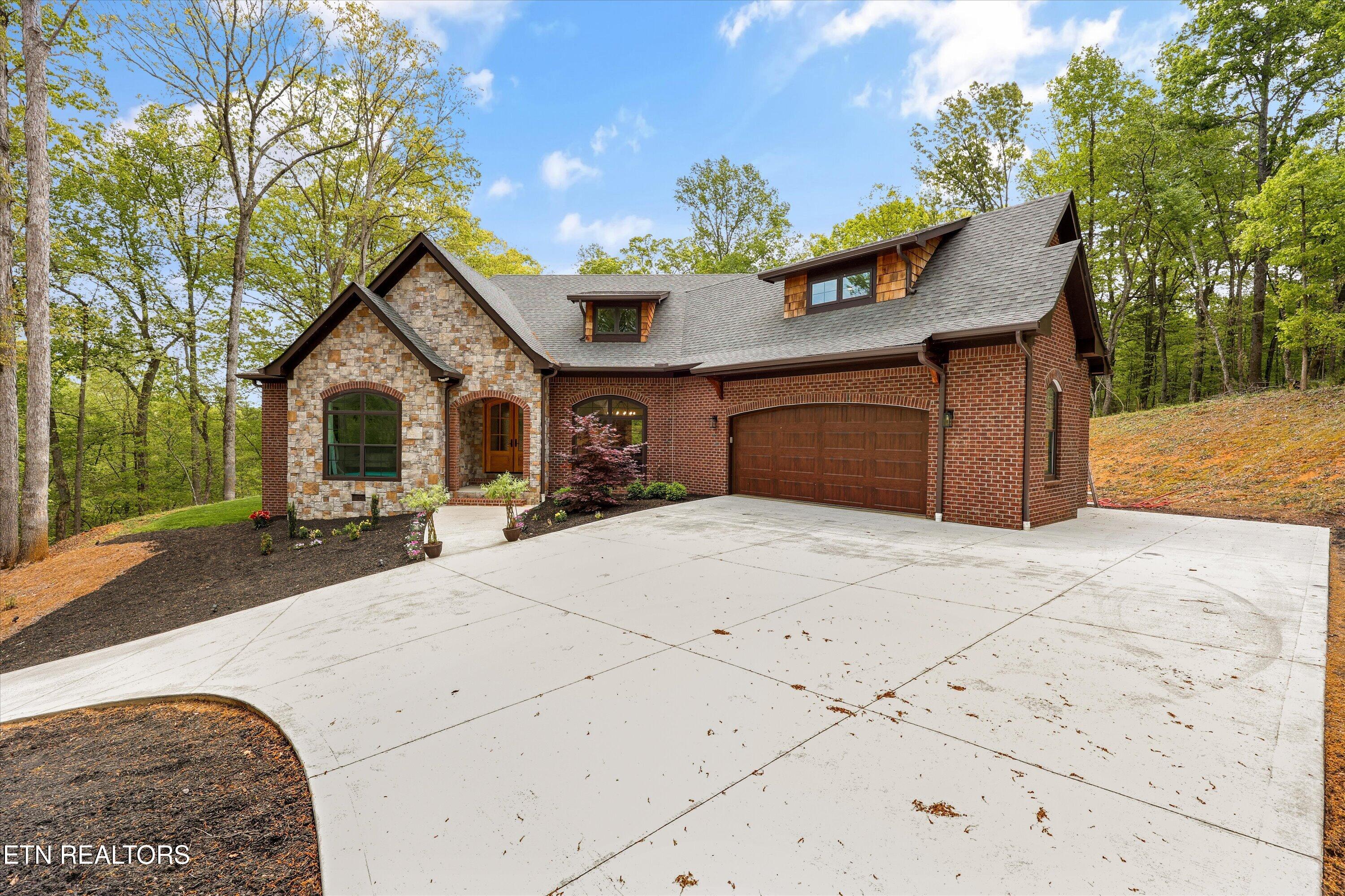 109 Lake Harbor Drive Lenoir City TN 37772