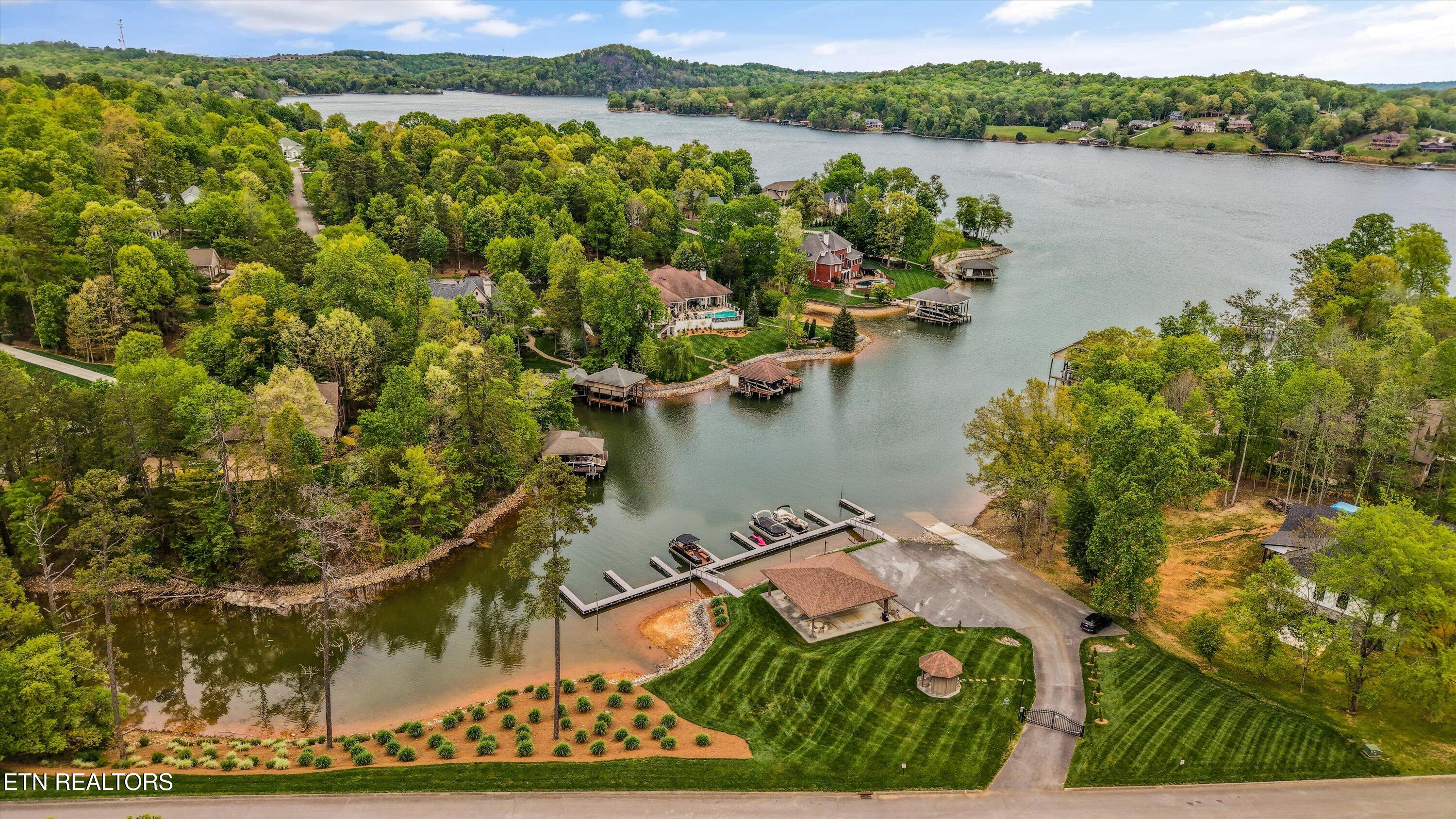 109 Lake Harbor Drive Lenoir City TN 37772