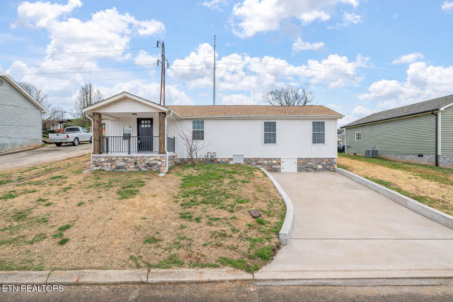 902 Summer Street Loudon TN 37774