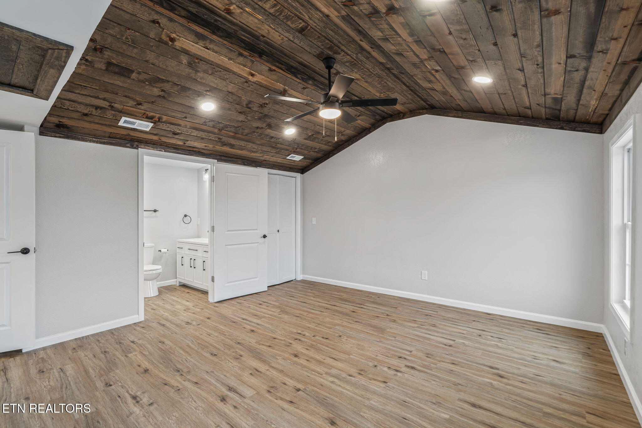 902 Summer Street Loudon TN 37774