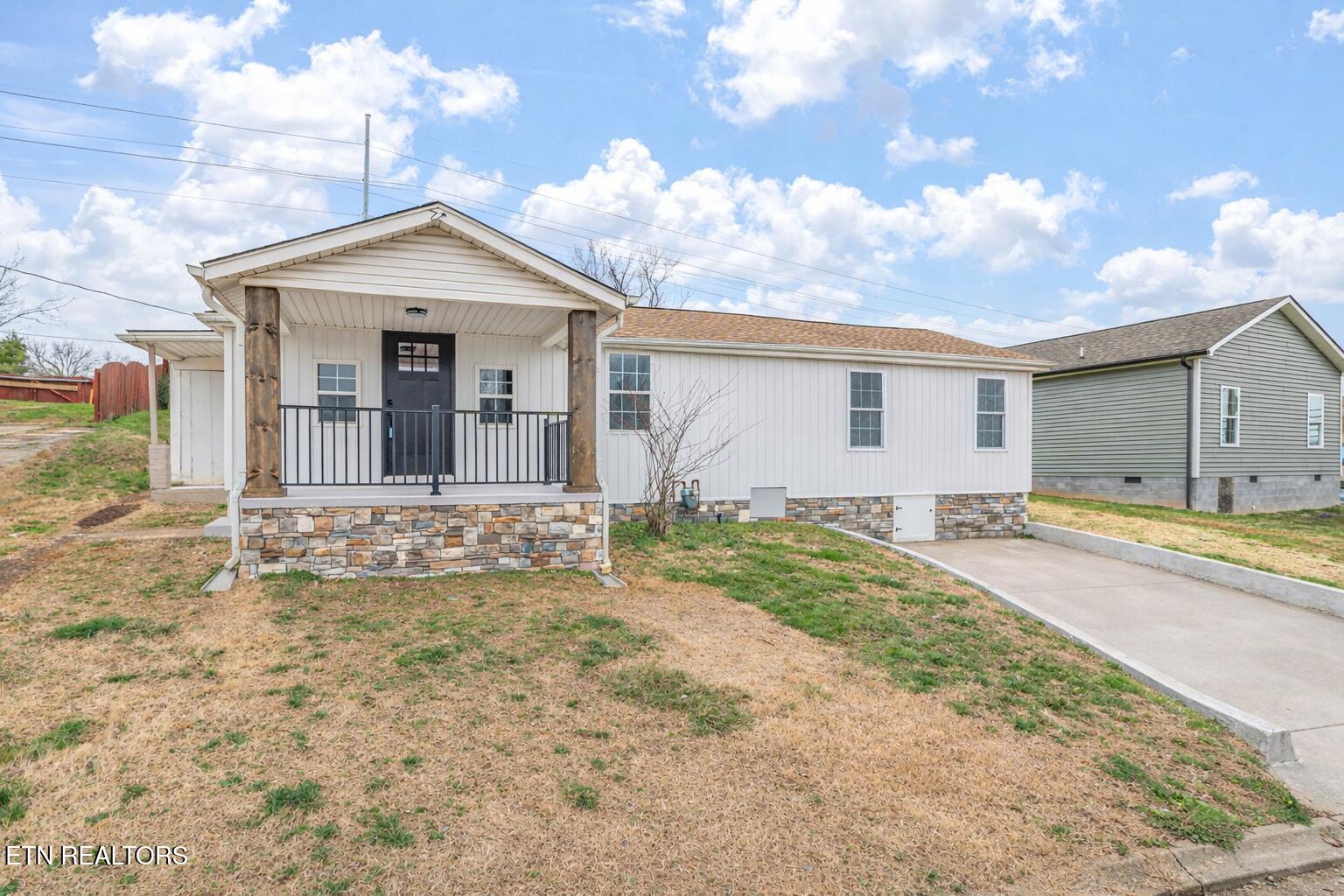902 Summer Street Loudon TN 37774