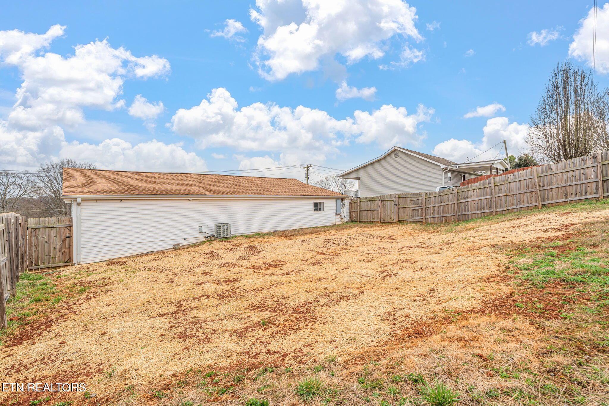 902 Summer Street Loudon TN 37774