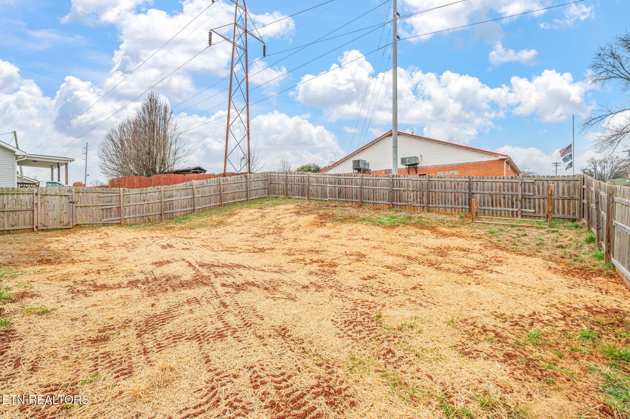 902 Summer Street Loudon TN 37774