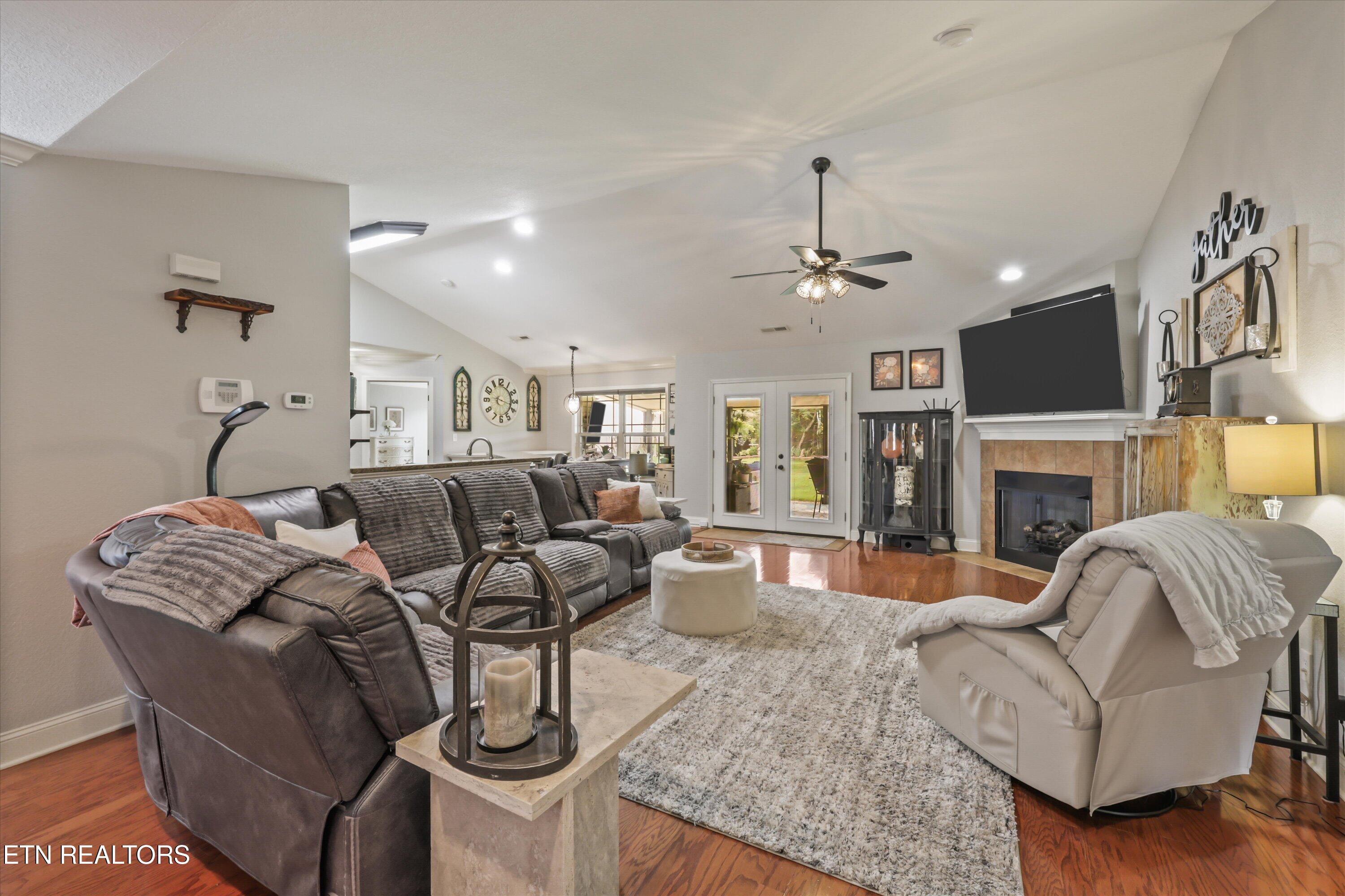 208 Barberry Court Maryville TN 37804