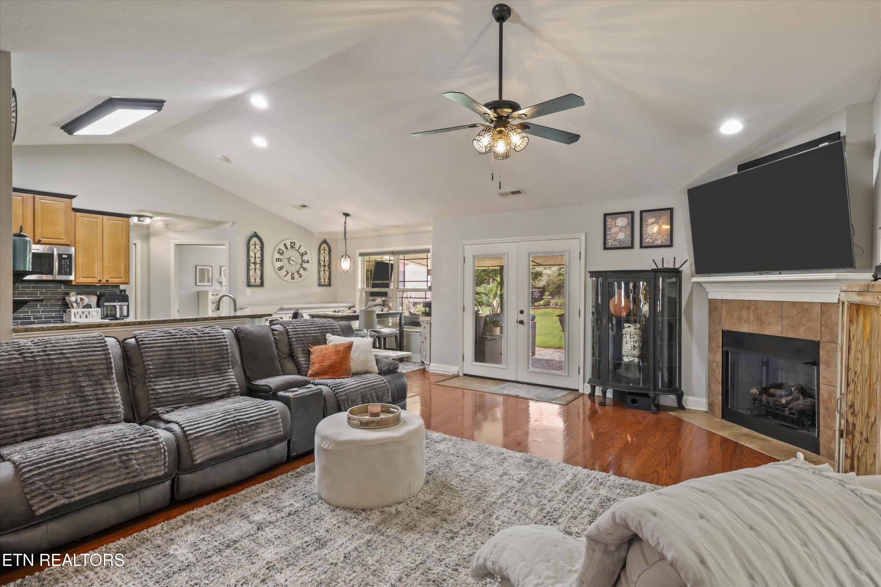 208 Barberry Court Maryville TN 37804