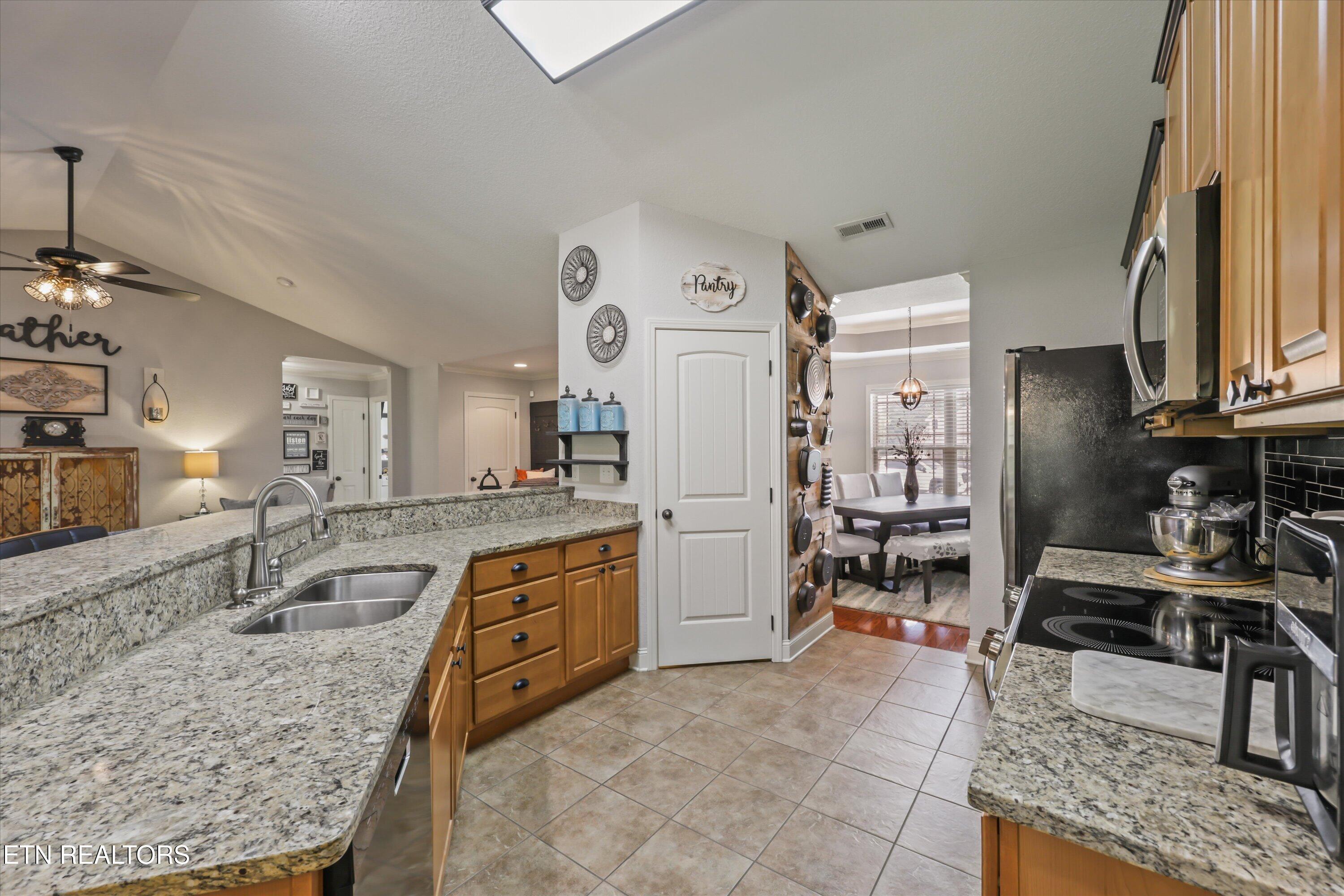 208 Barberry Court Maryville TN 37804