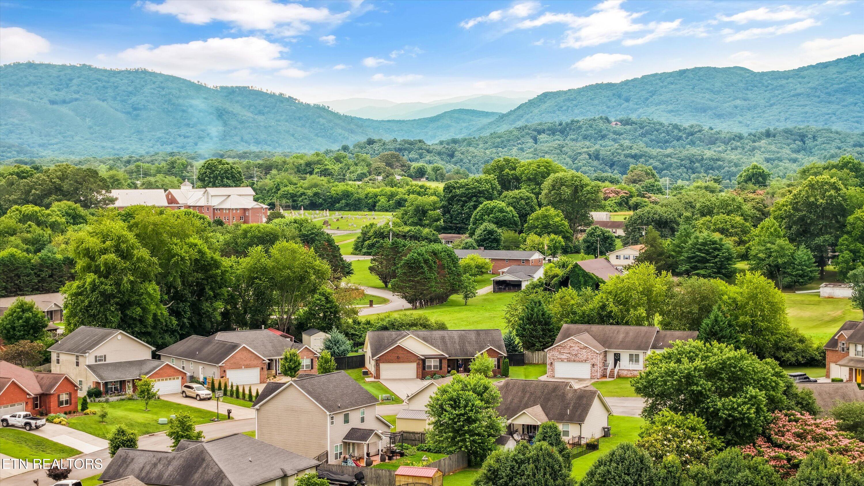208 Barberry Court Maryville TN 37804