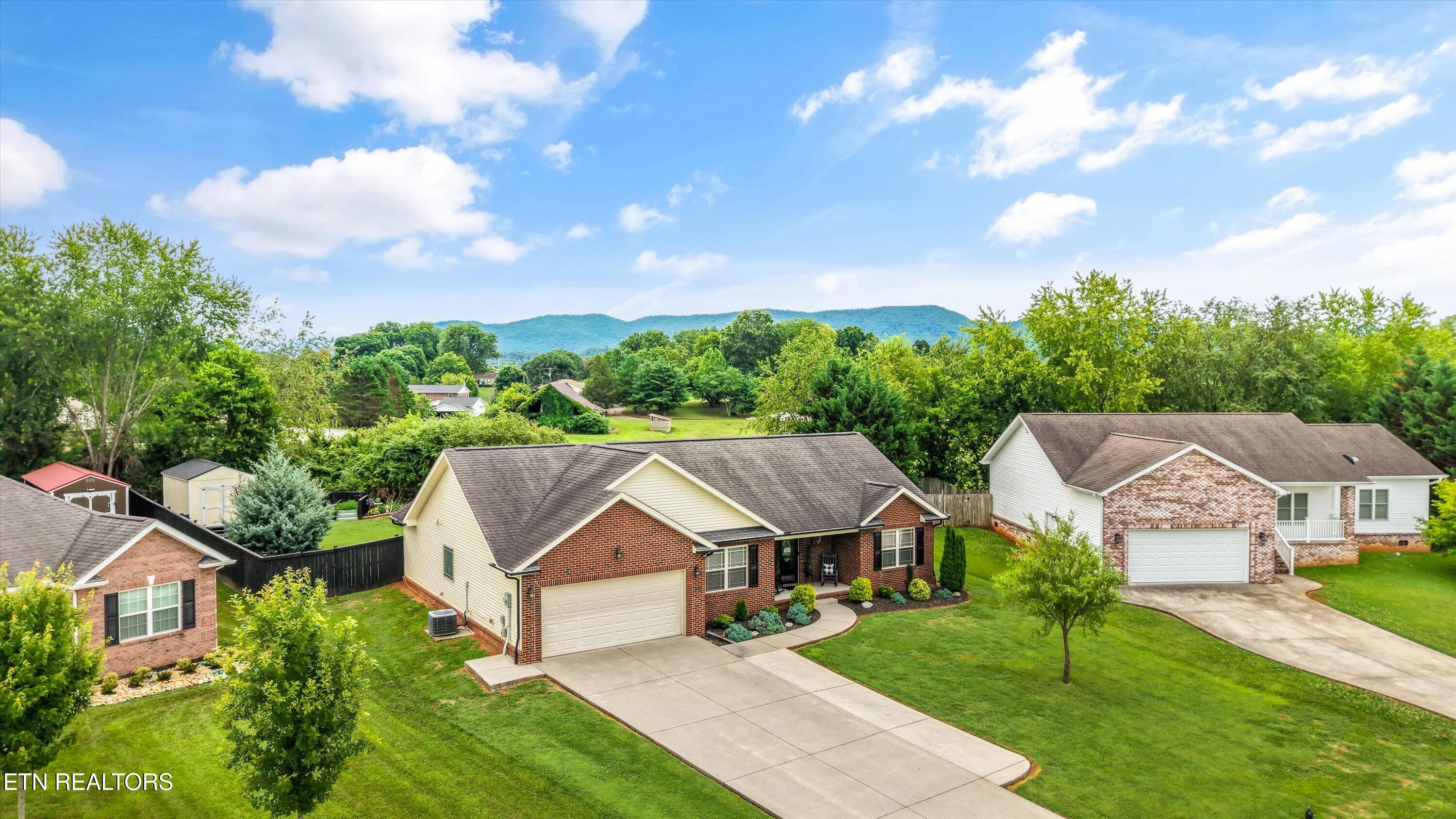 208 Barberry Court Maryville TN 37804