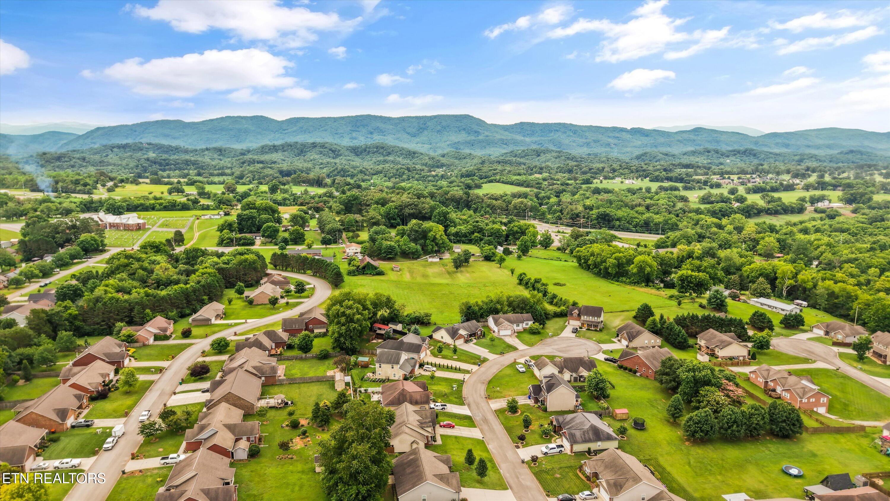 208 Barberry Court Maryville TN 37804