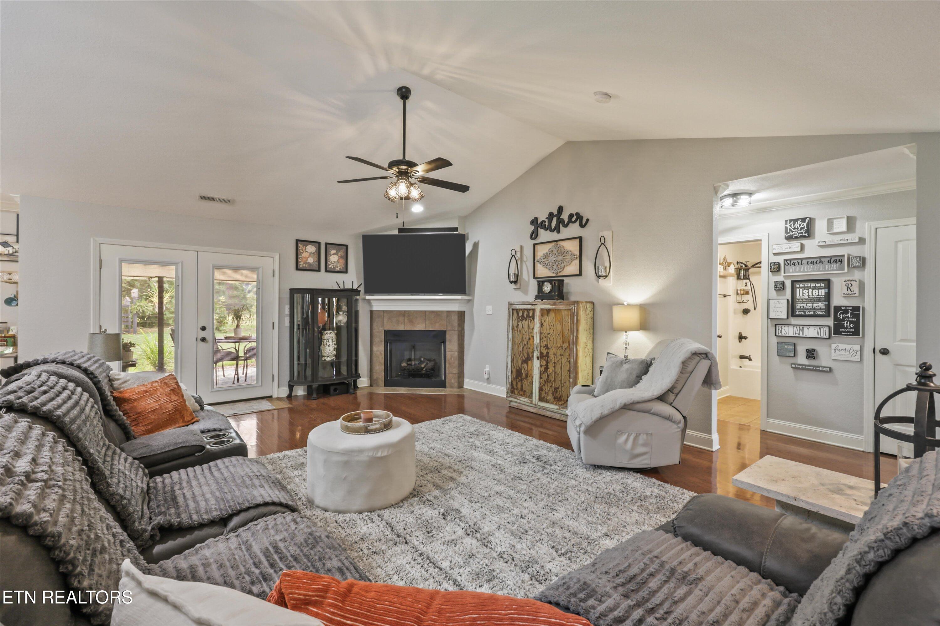 208 Barberry Court Maryville TN 37804