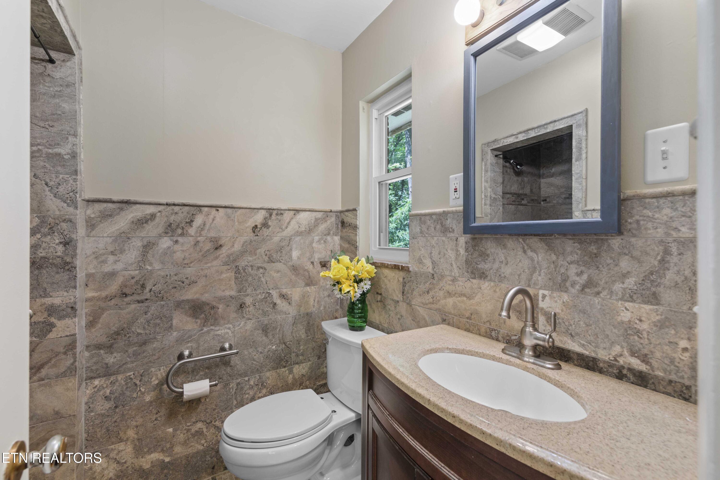 790 W Outer Drive Oak Ridge TN 37830