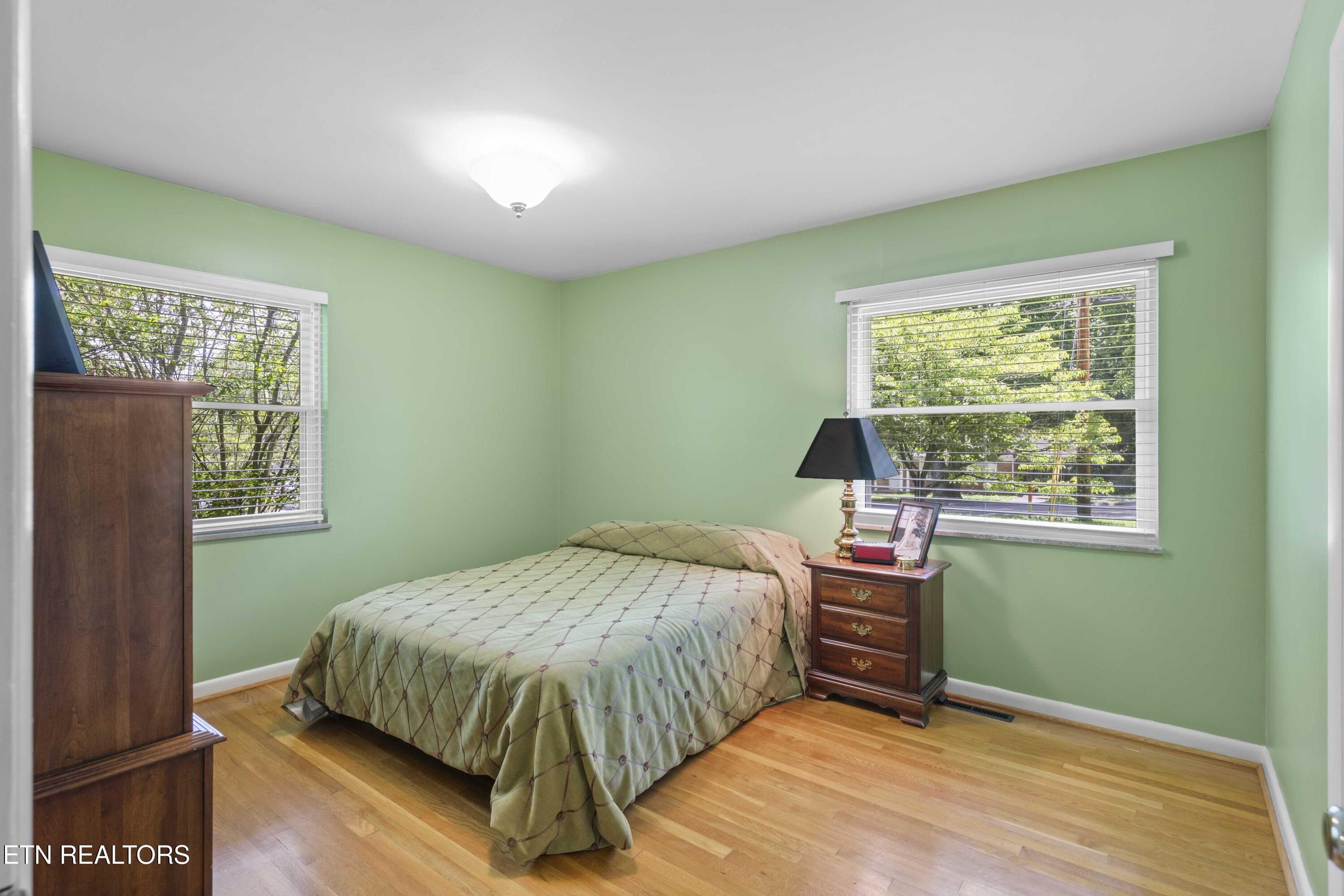 790 W Outer Drive Oak Ridge TN 37830