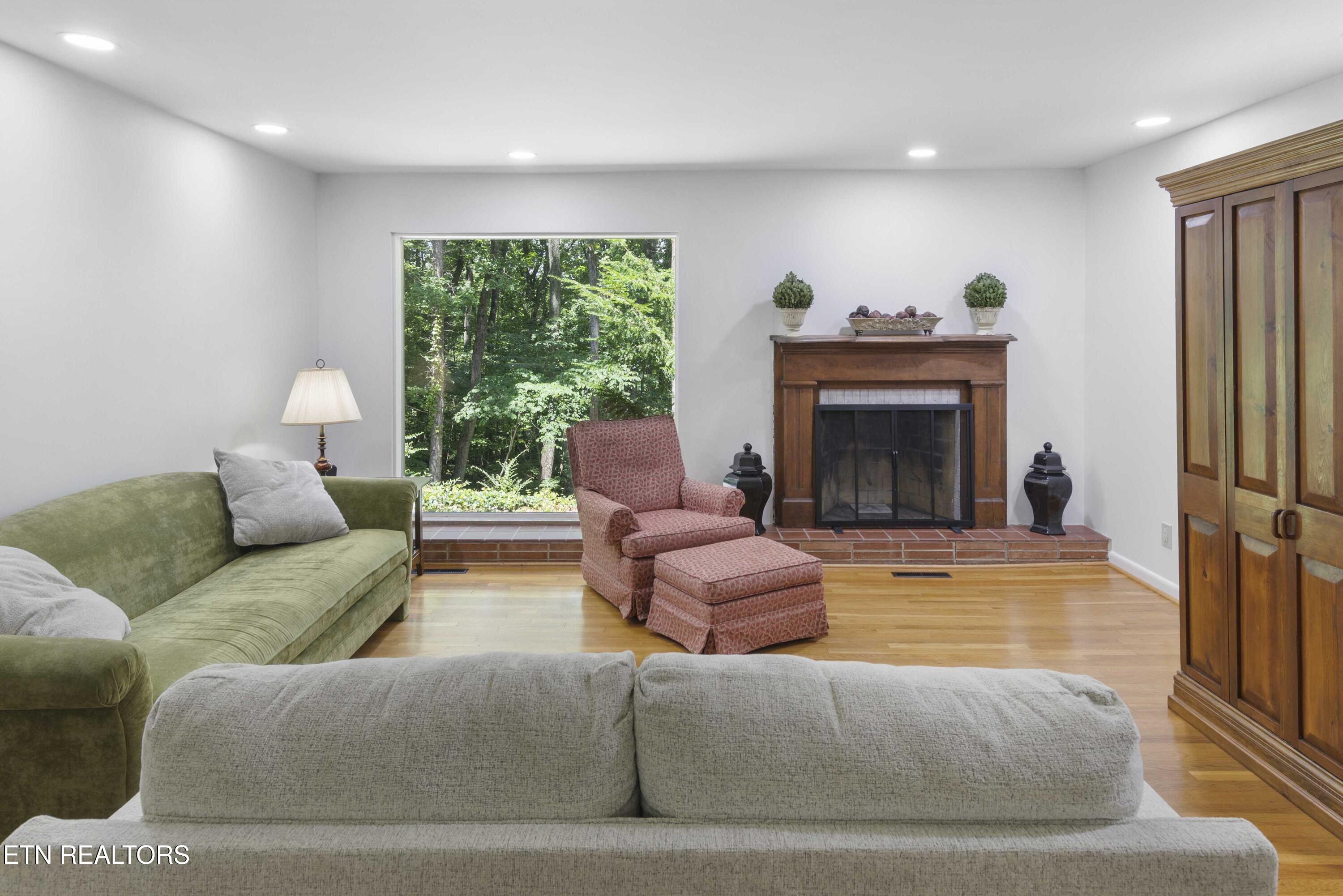 790 W Outer Drive Oak Ridge TN 37830