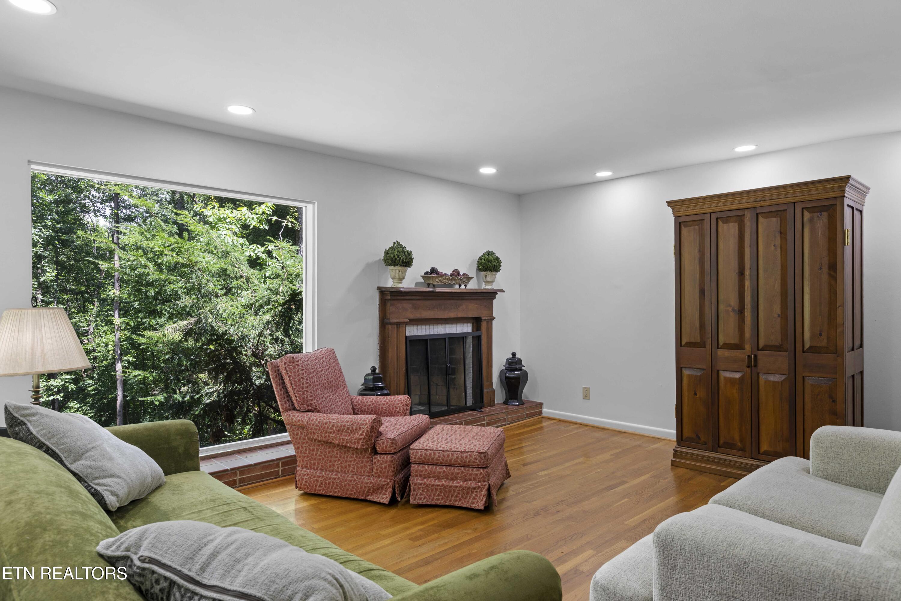 790 W Outer Drive Oak Ridge TN 37830