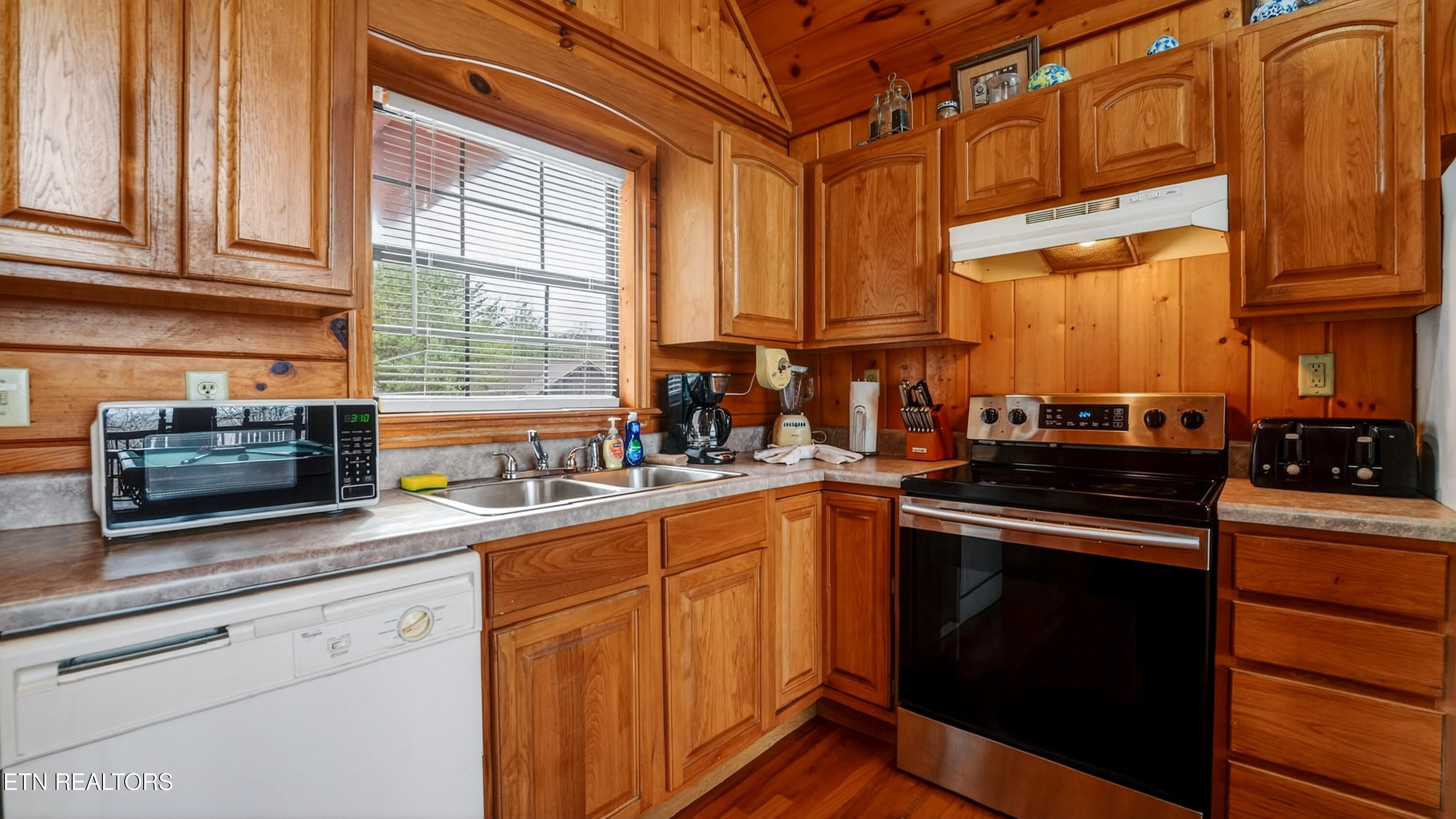 1629 Pinewood Way Sevierville TN 37862