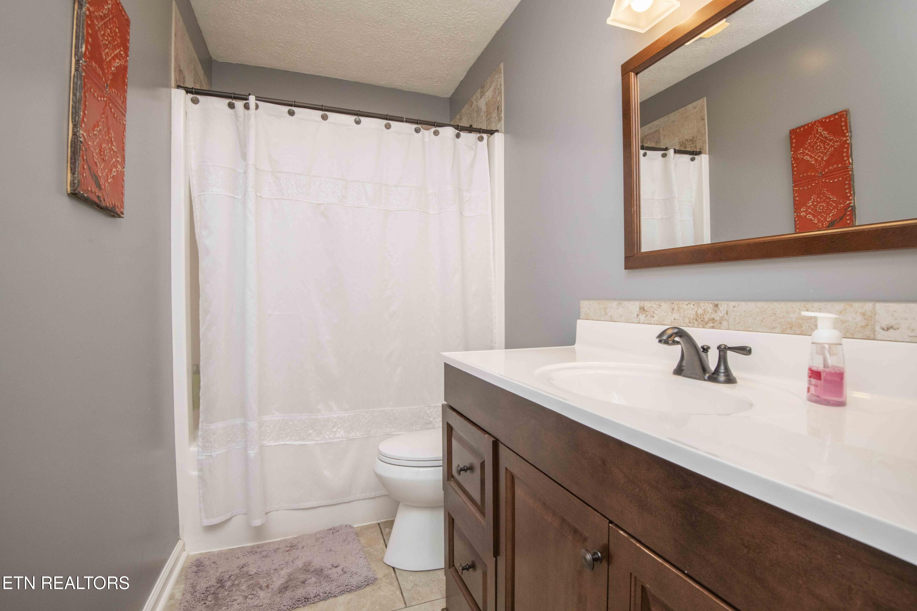 450 Hardin Drive Lenoir City TN 37772