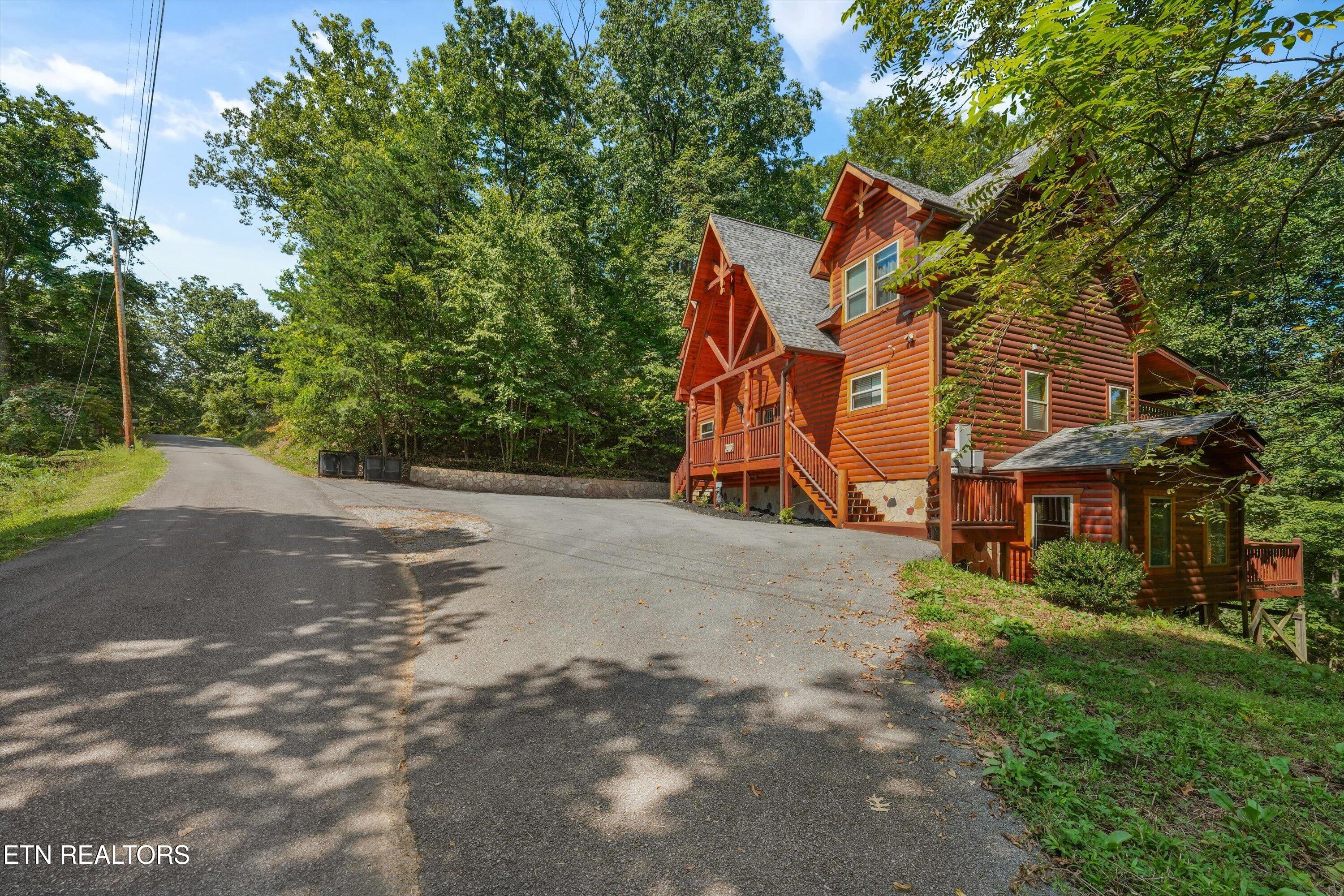 1041 Vista Drive Gatlinburg TN 37738