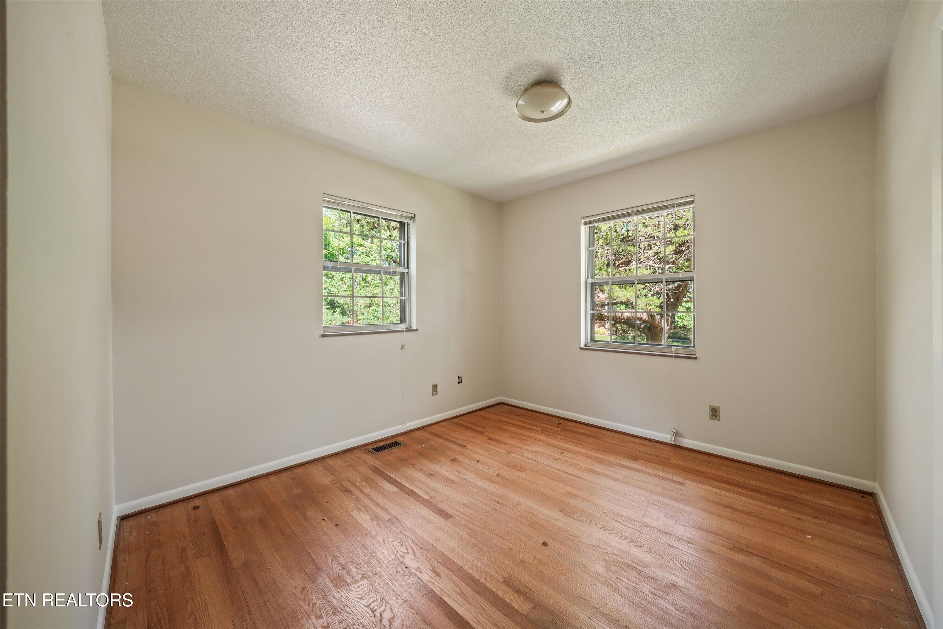 4304 Woodvale Drive Knoxville TN 37918