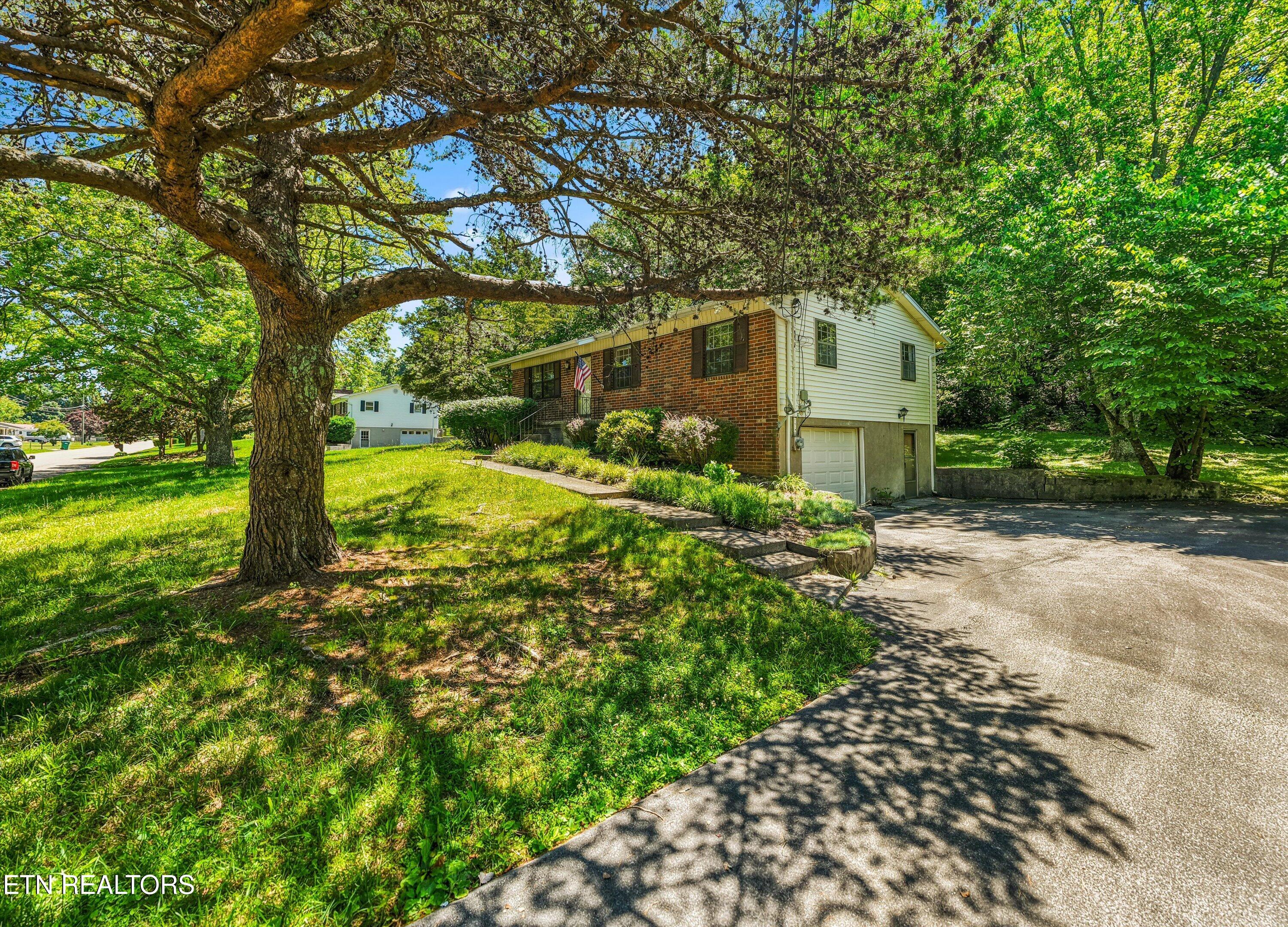 4304 Woodvale Drive Knoxville TN 37918
