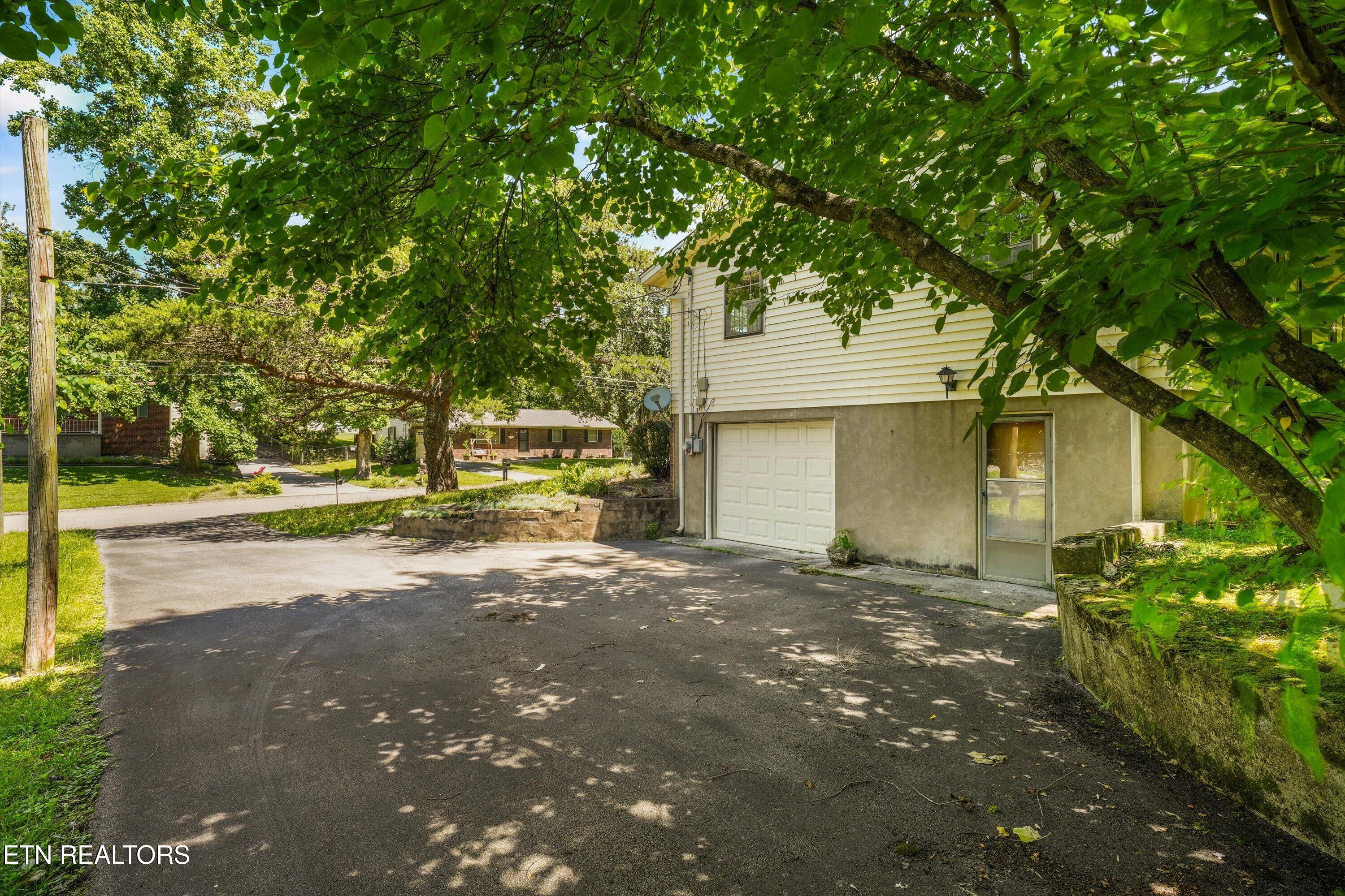 4304 Woodvale Drive Knoxville TN 37918