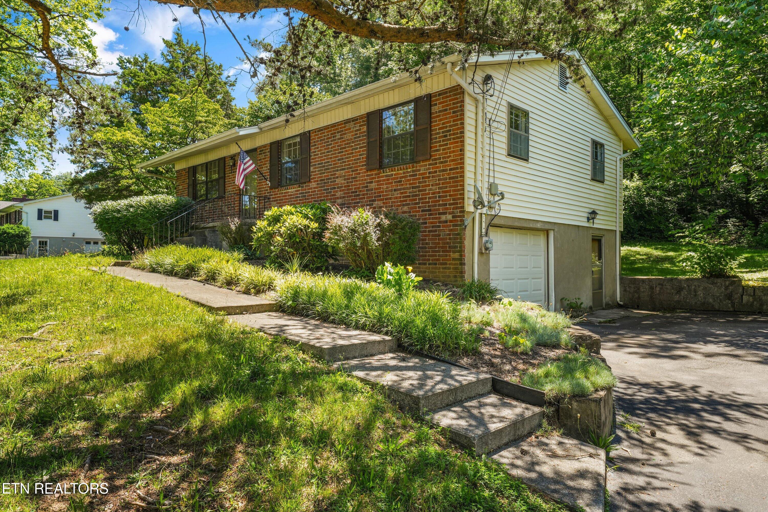 4304 Woodvale Drive Knoxville TN 37918