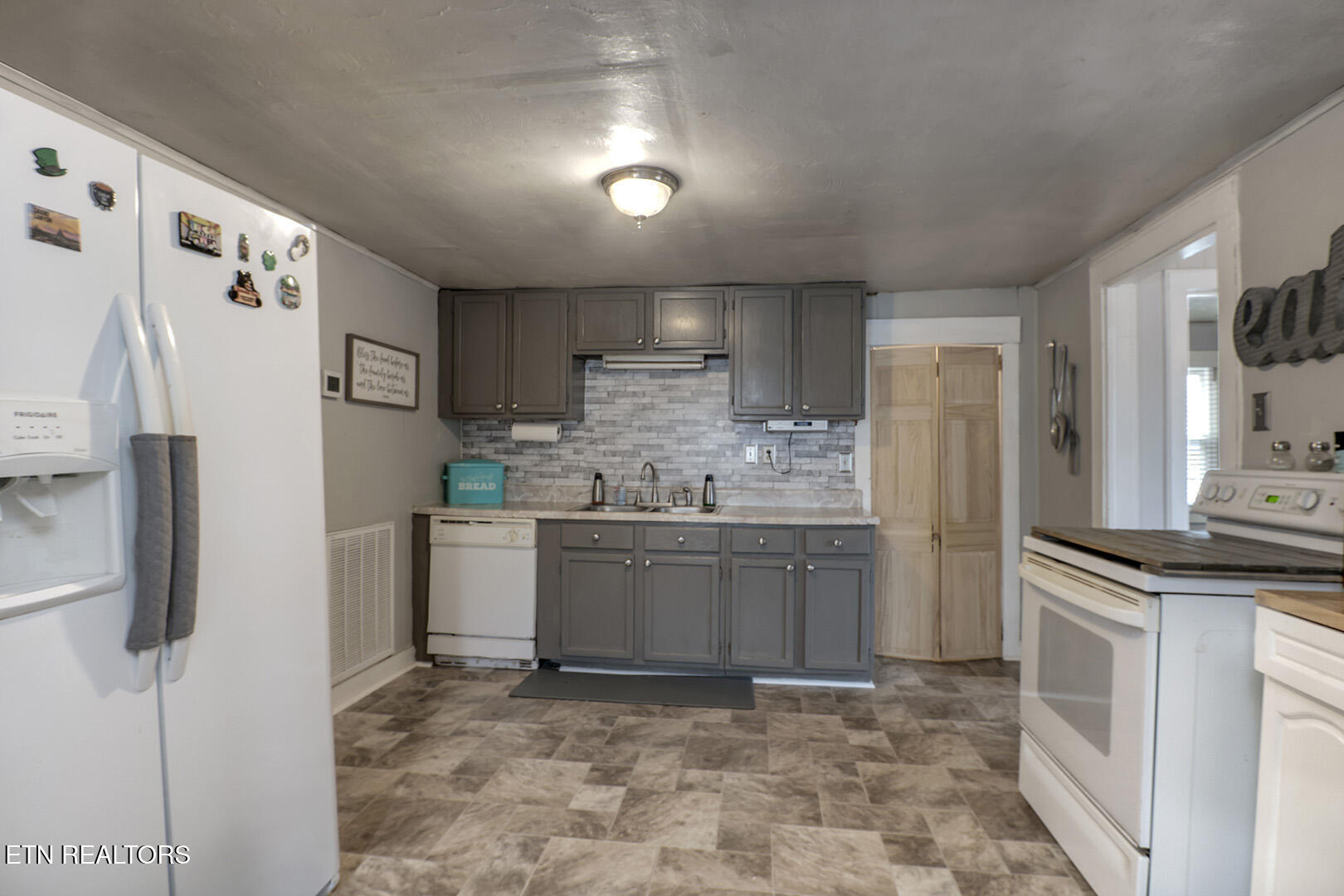 707 Vine Avenue Rockwood TN 37854