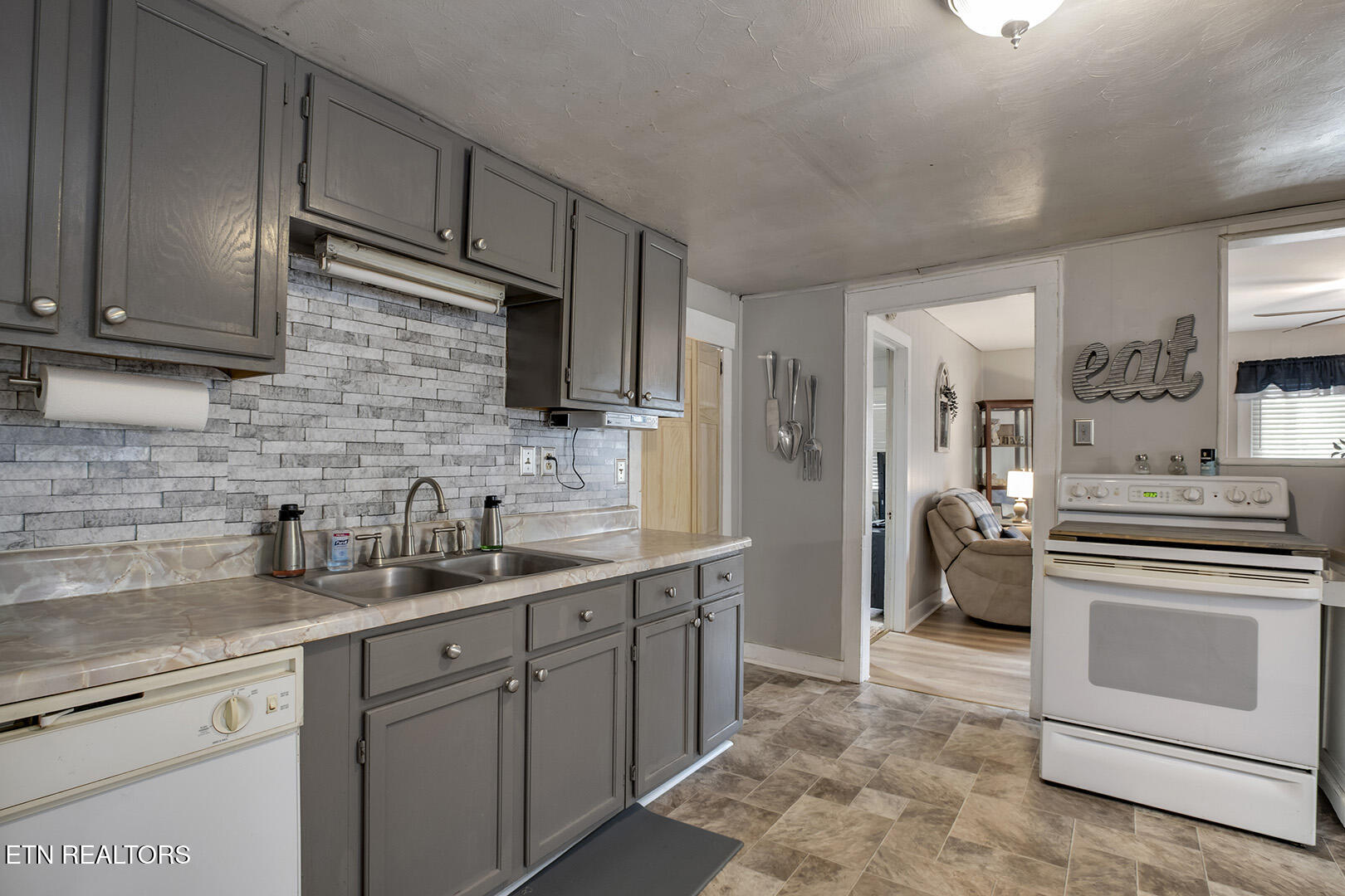 707 Vine Avenue Rockwood TN 37854