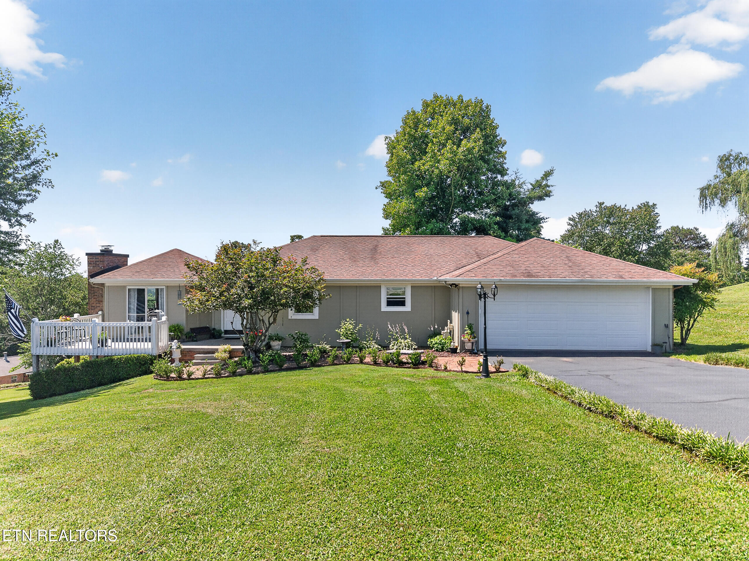 1031 Montcrest Drive Lenoir City TN 37771