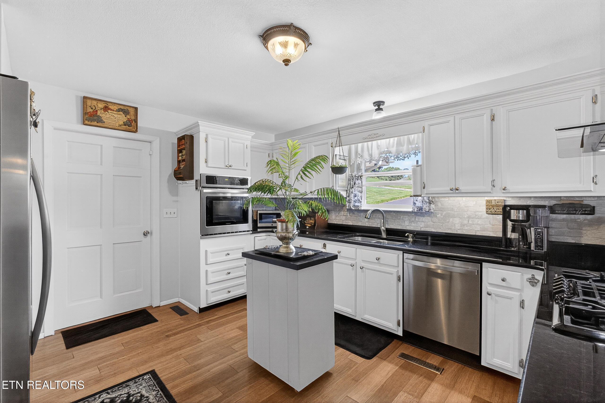 1031 Montcrest Drive Lenoir City TN 37771