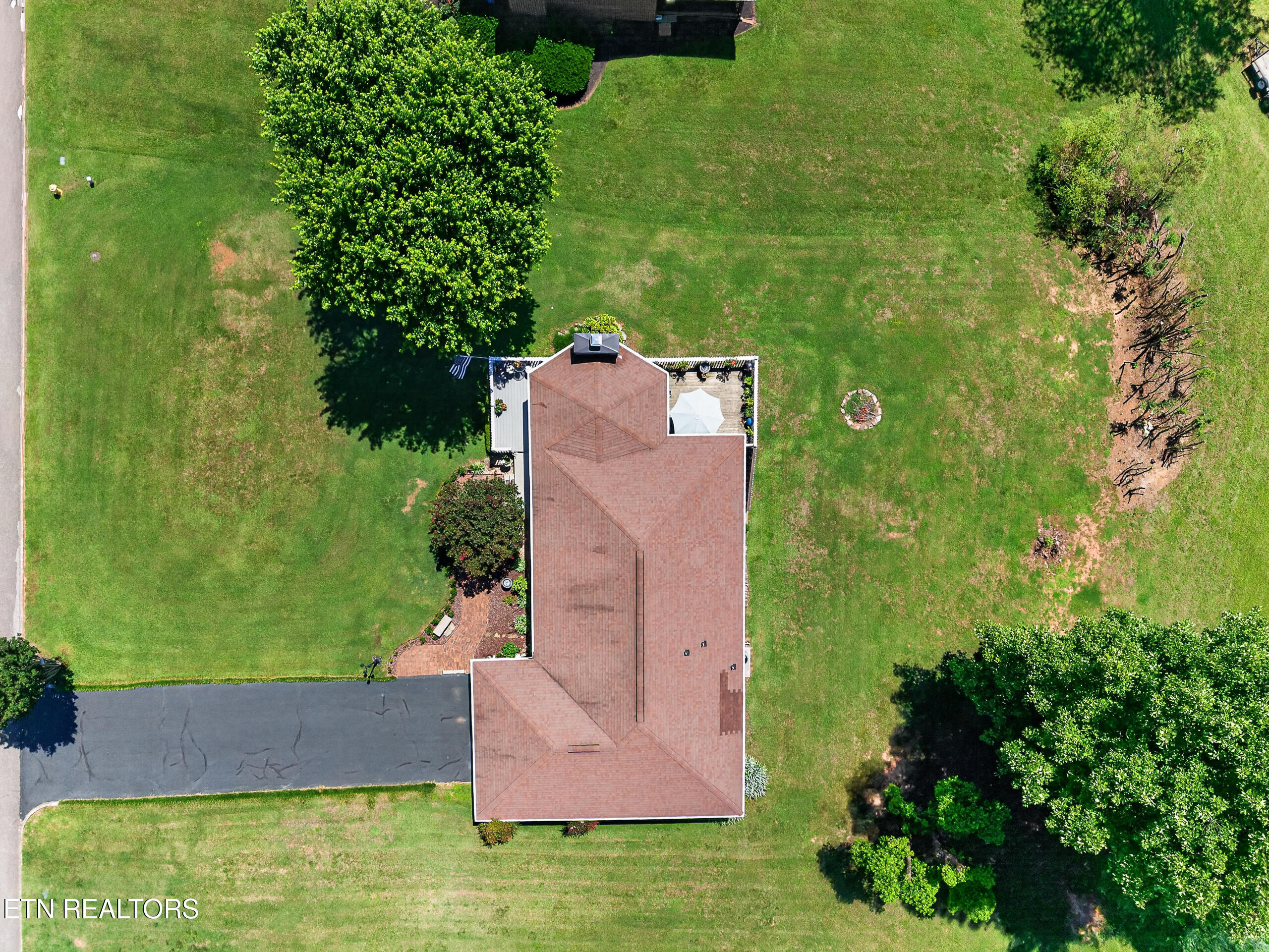 1031 Montcrest Drive Lenoir City TN 37771