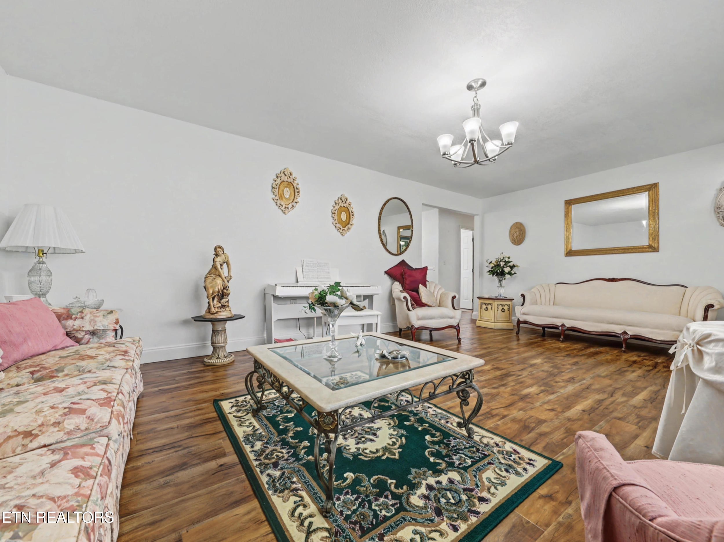 232 Farris Circle Lafollette TN 37766