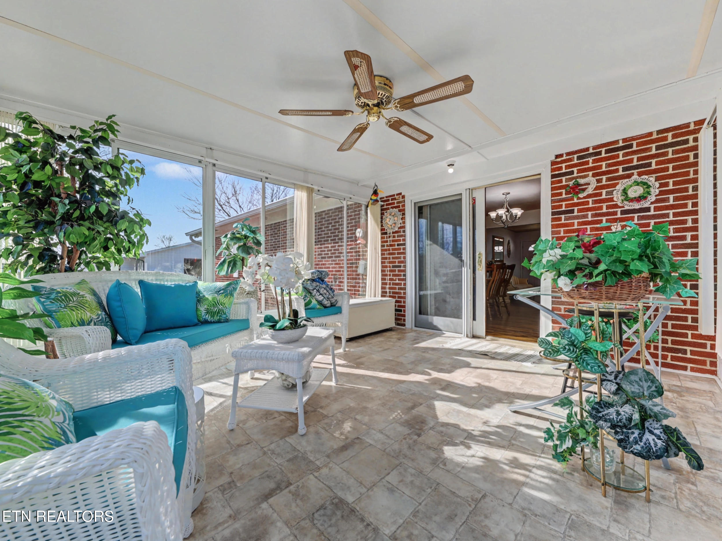 232 Farris Circle Lafollette TN 37766