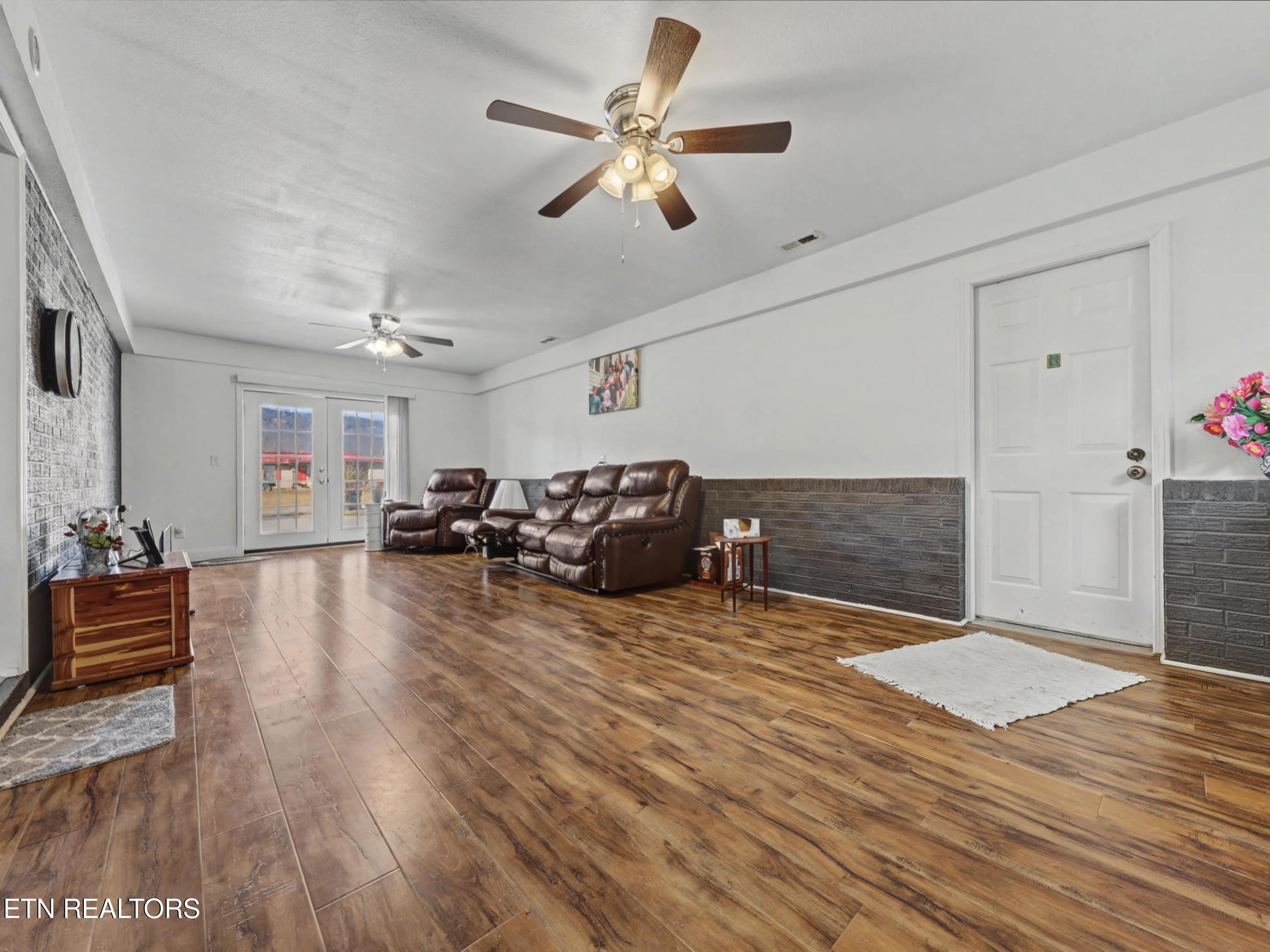 232 Farris Circle Lafollette TN 37766