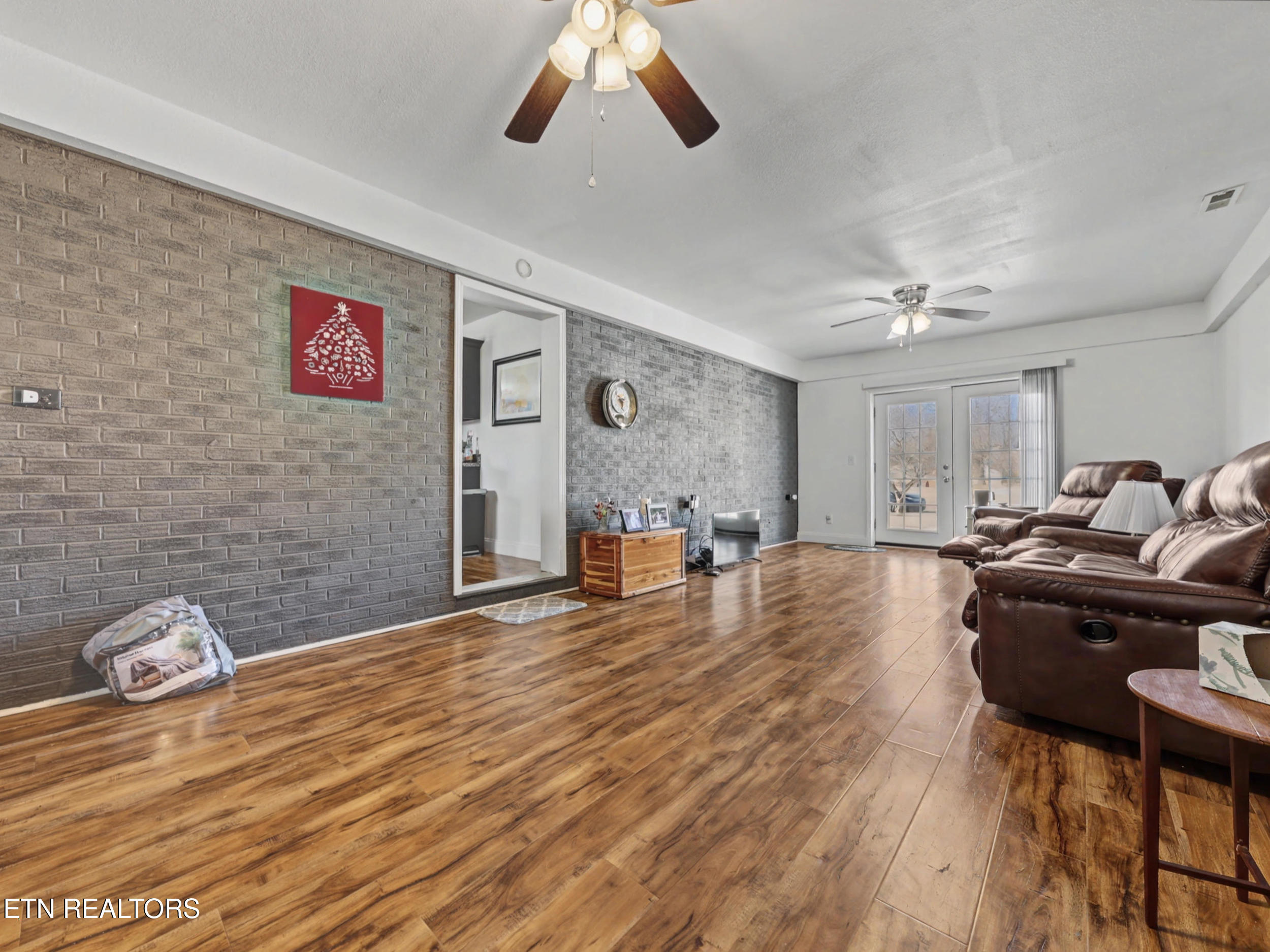 232 Farris Circle Lafollette TN 37766