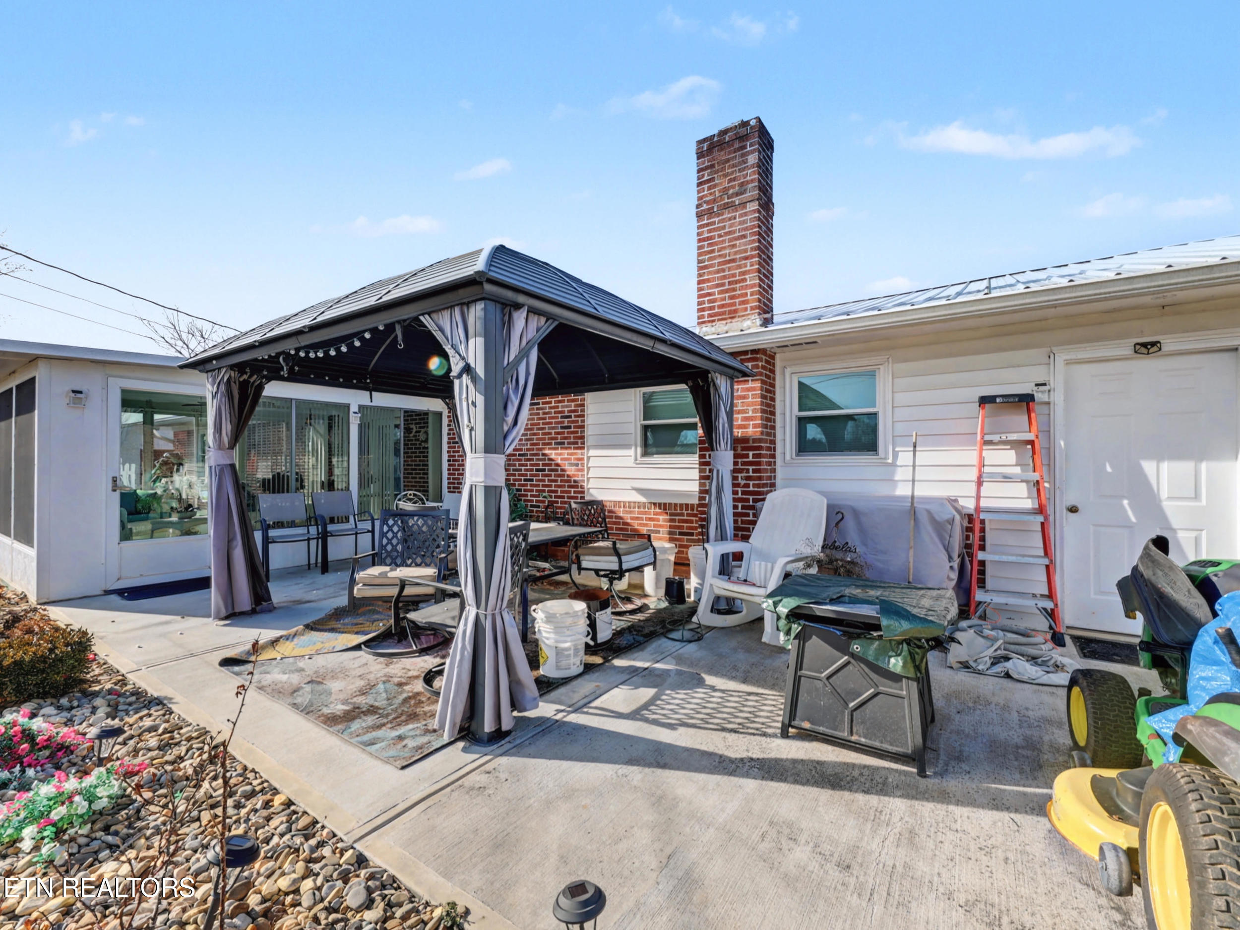 232 Farris Circle Lafollette TN 37766