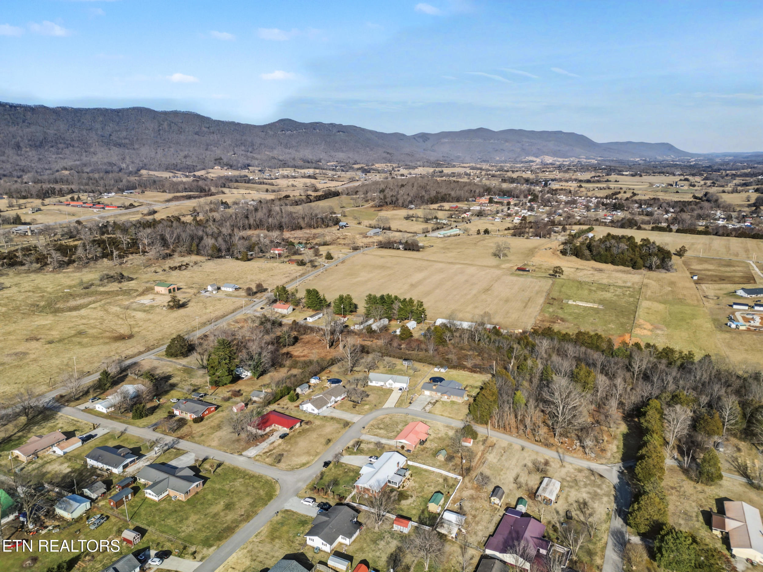 232 Farris Circle Lafollette TN 37766