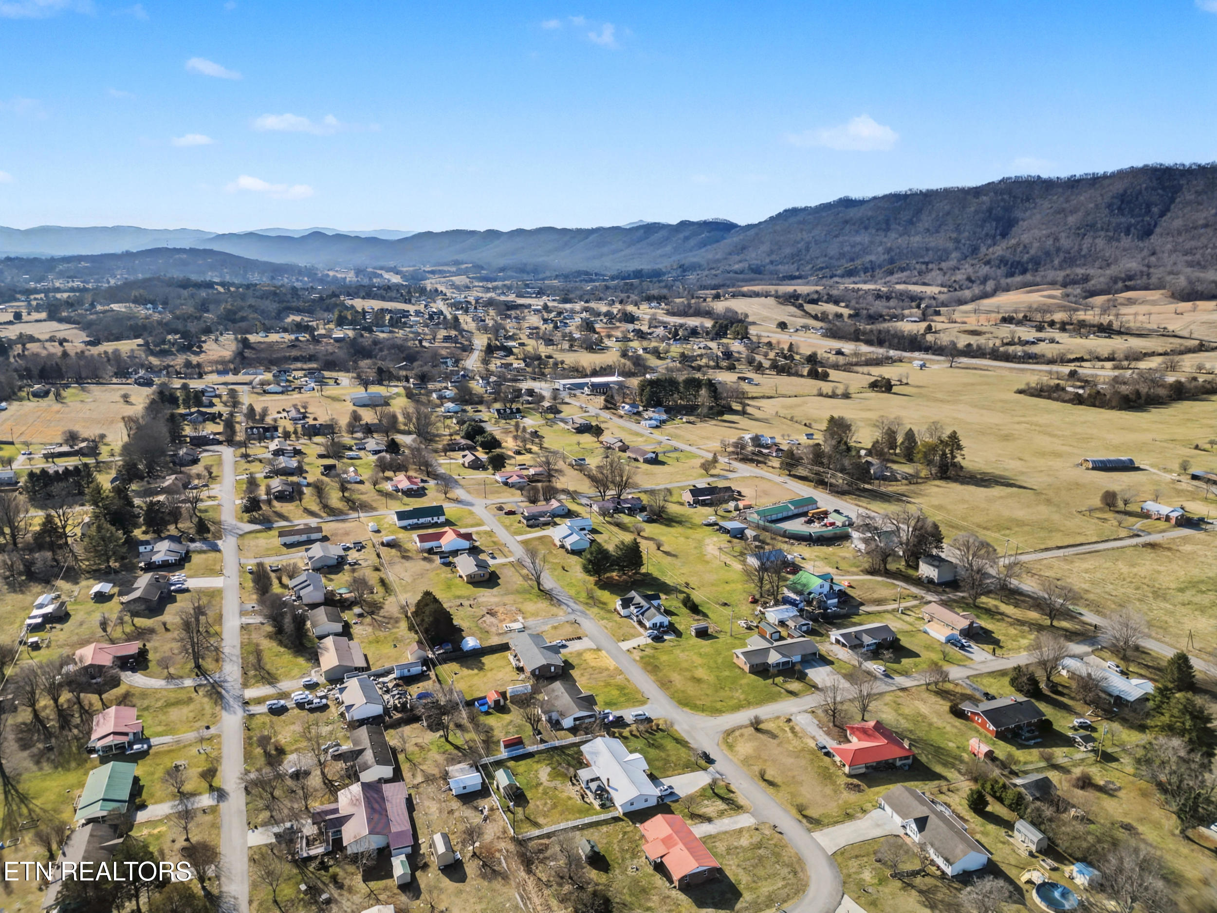 232 Farris Circle Lafollette TN 37766