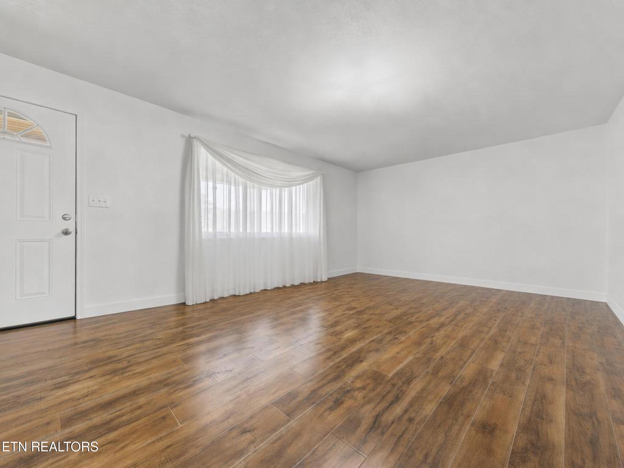 232 Farris Circle Lafollette TN 37766