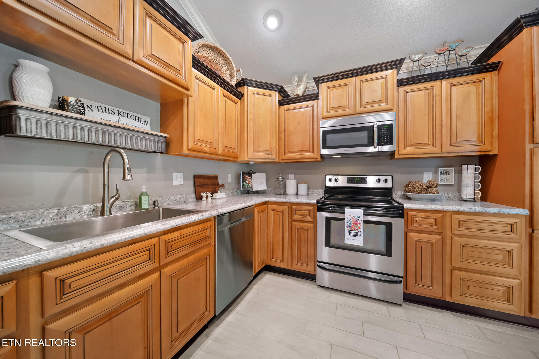 8012 Campbells Point Road Corryton TN 37721