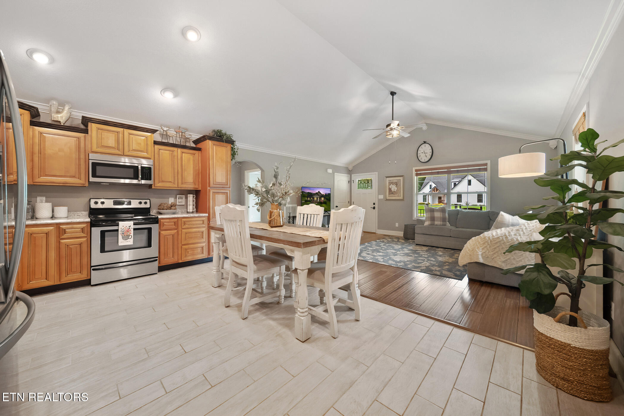 8012 Campbells Point Road Corryton TN 37721