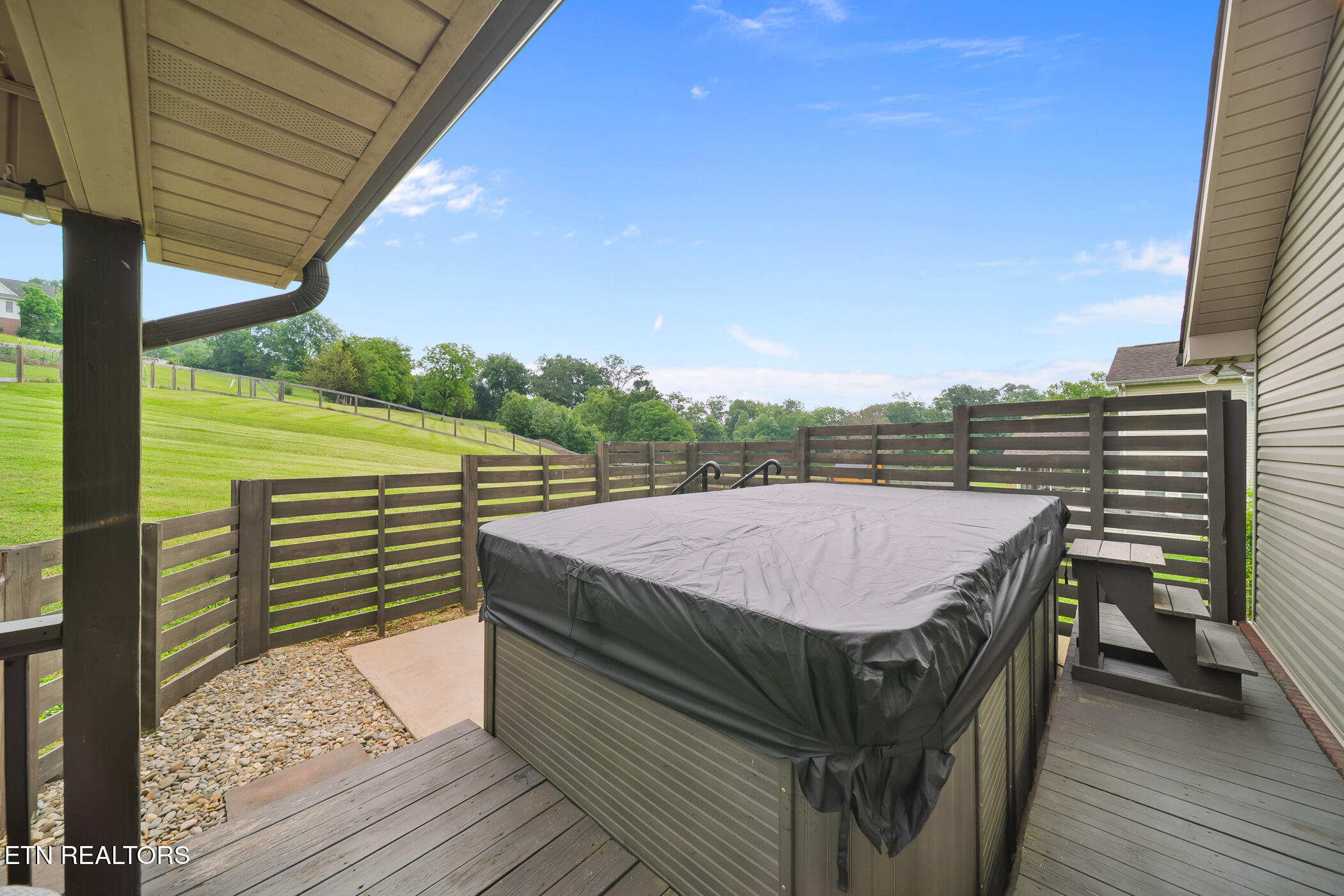 8012 Campbells Point Road Corryton TN 37721